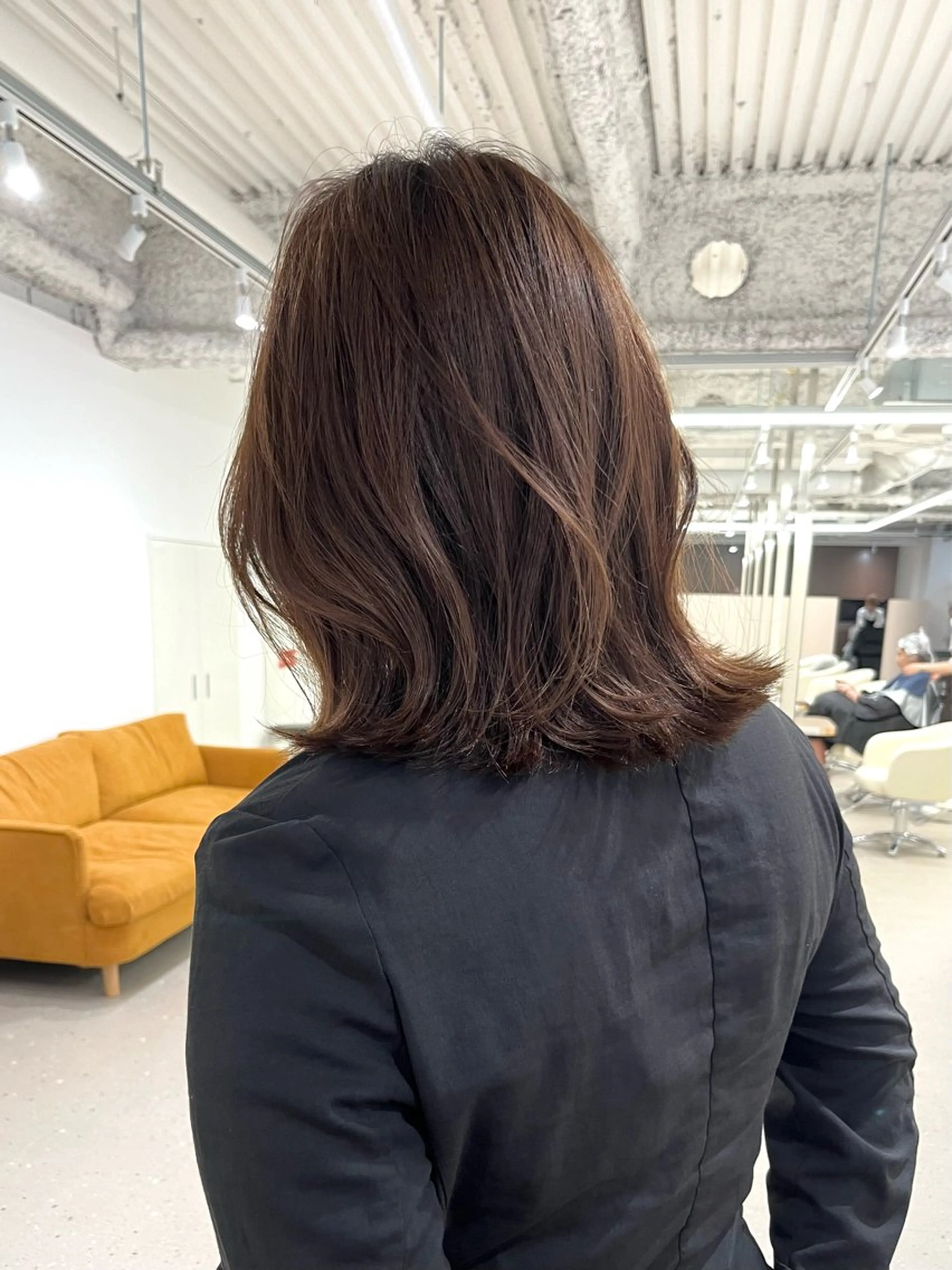 ミディアム 箱崎 凪沙のヘアスタイル