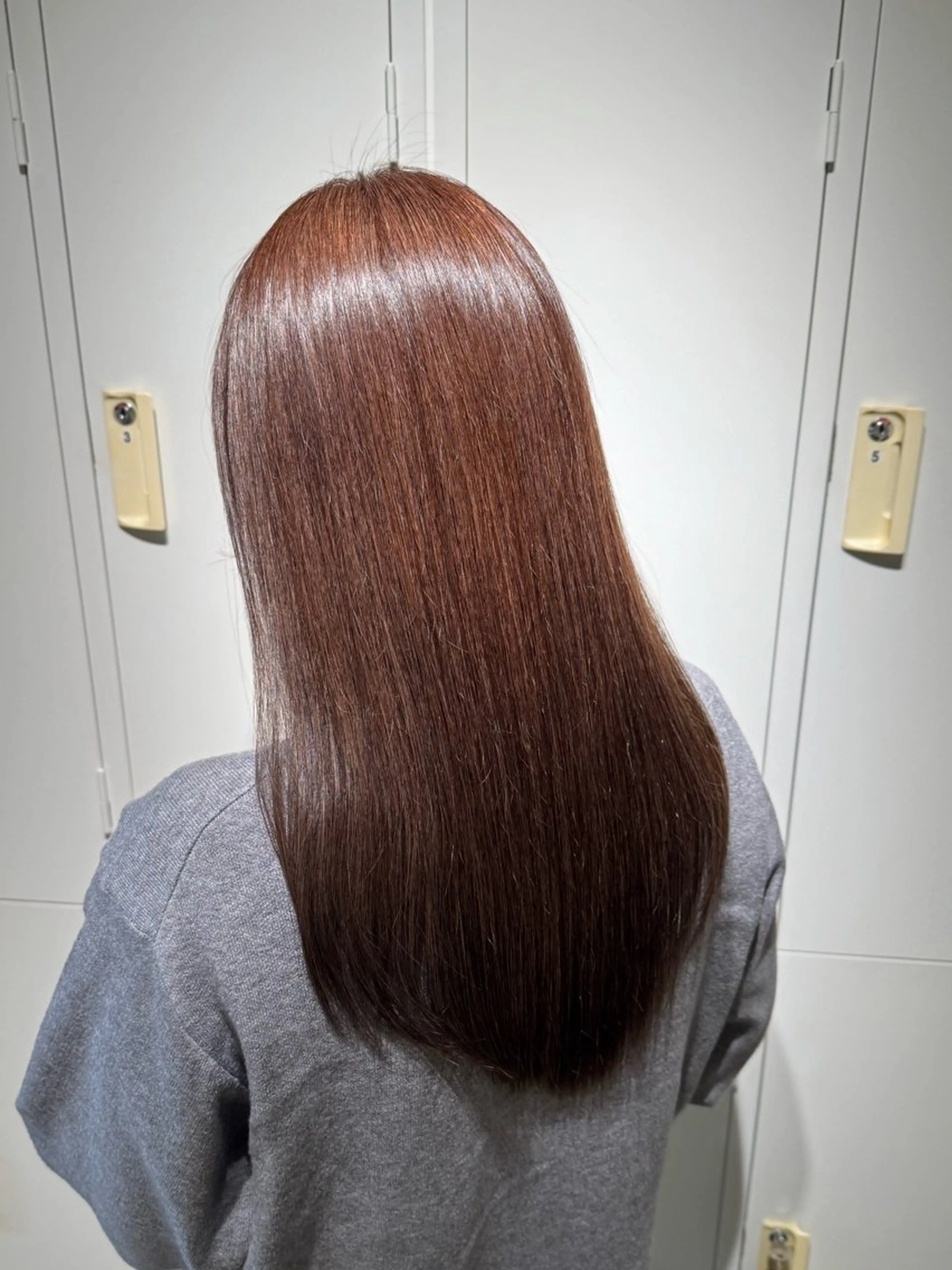 ロング カラー 山根 里緒のヘアスタイル