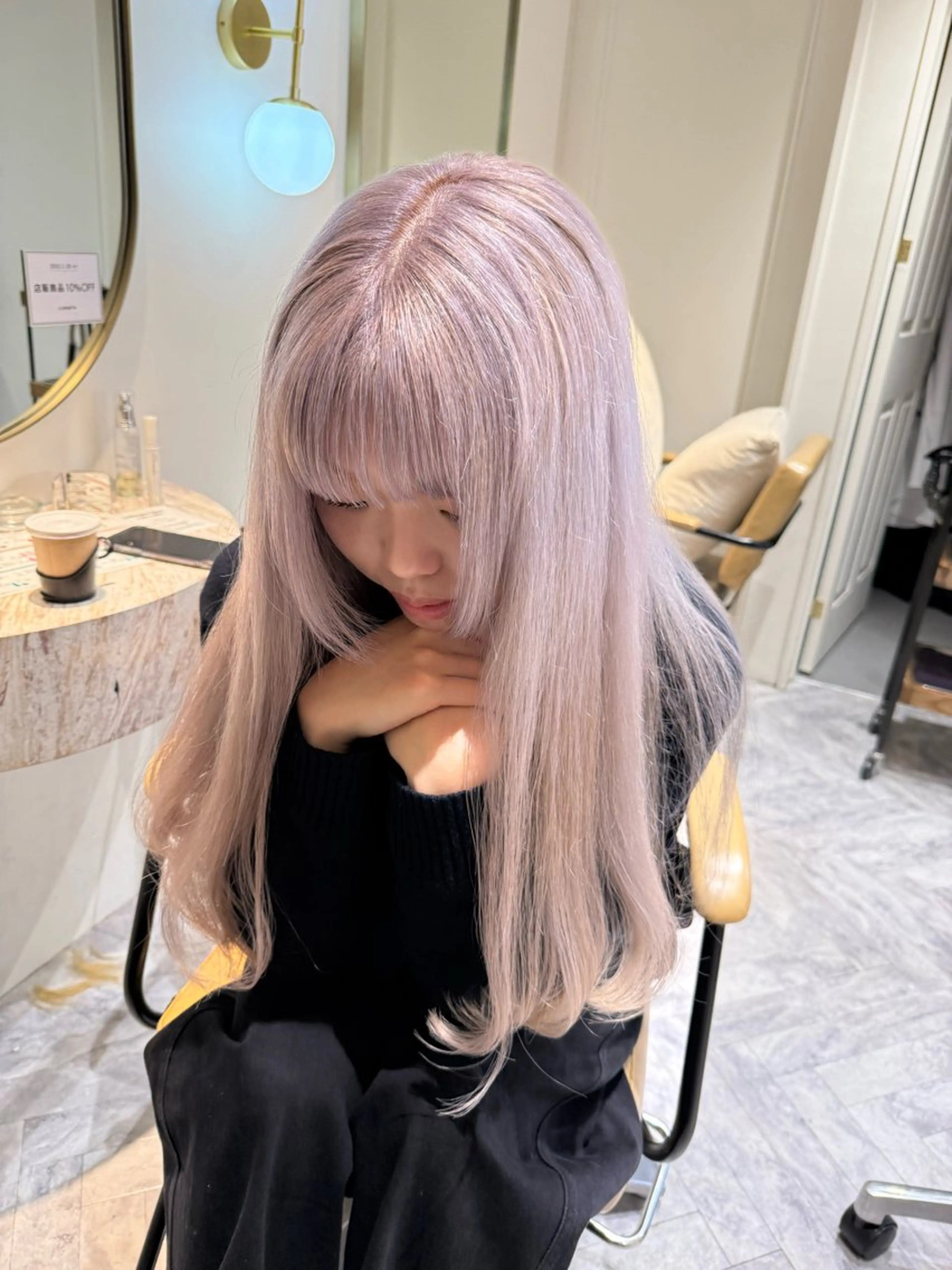 ロング カラー ミルクティー× グレージュMOMOのヘアスタイル