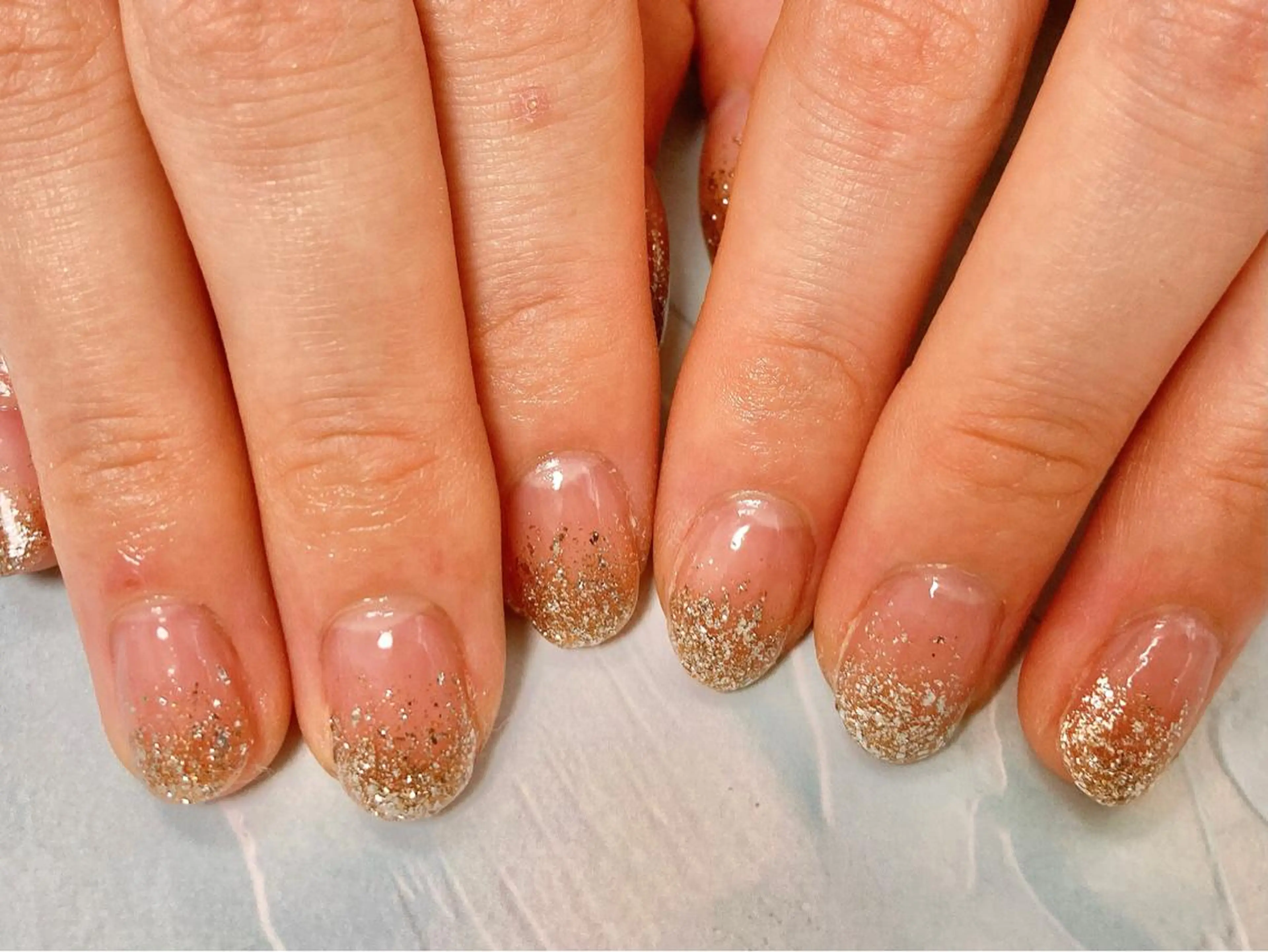 ネイル ラメ(グリッター) ラメグラデーション mogunail &blowのネイルデザイン