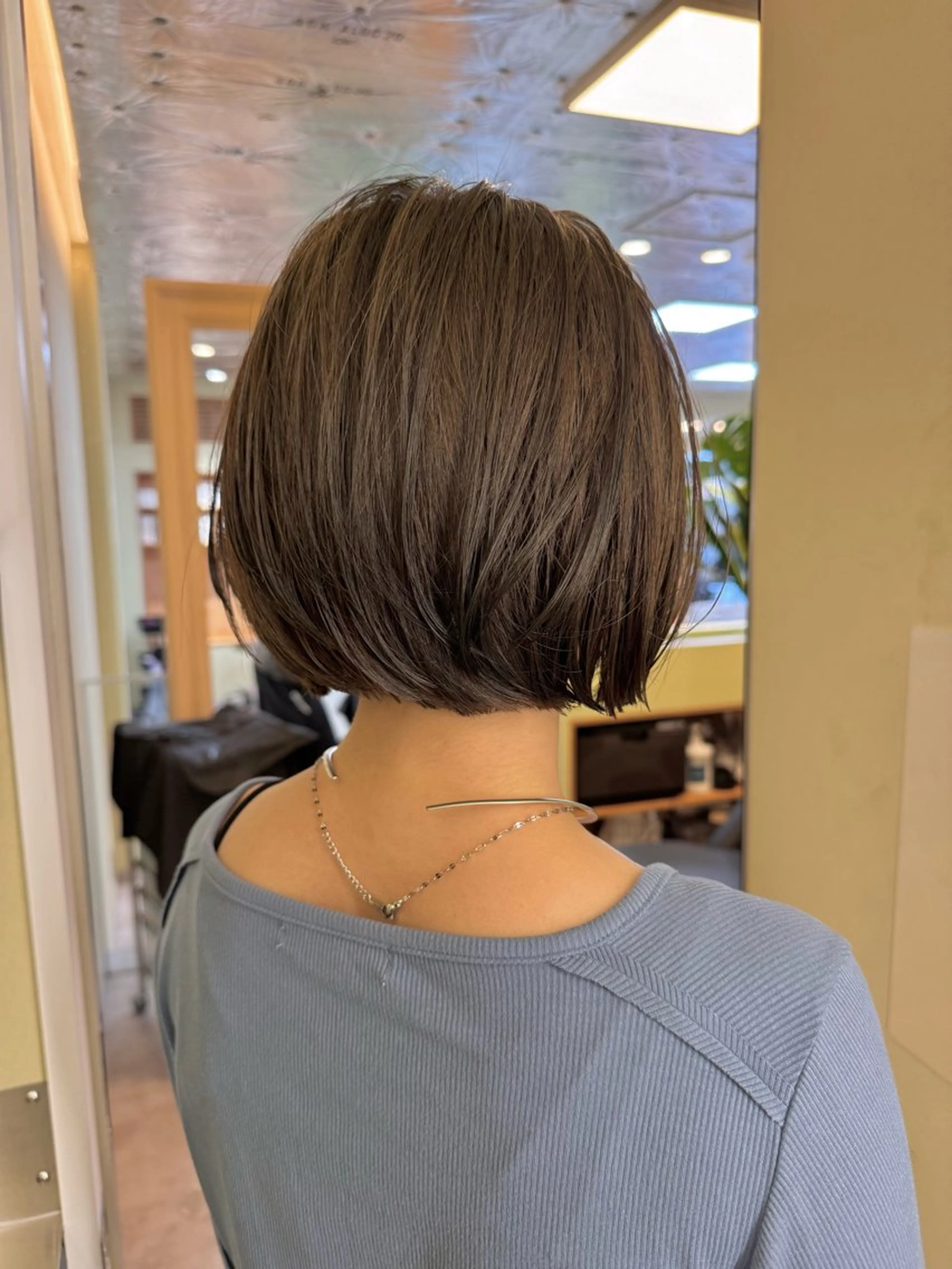 ショート カラー カット ヘアカラー KOHNO ナチュラルデザインのヘアスタイル