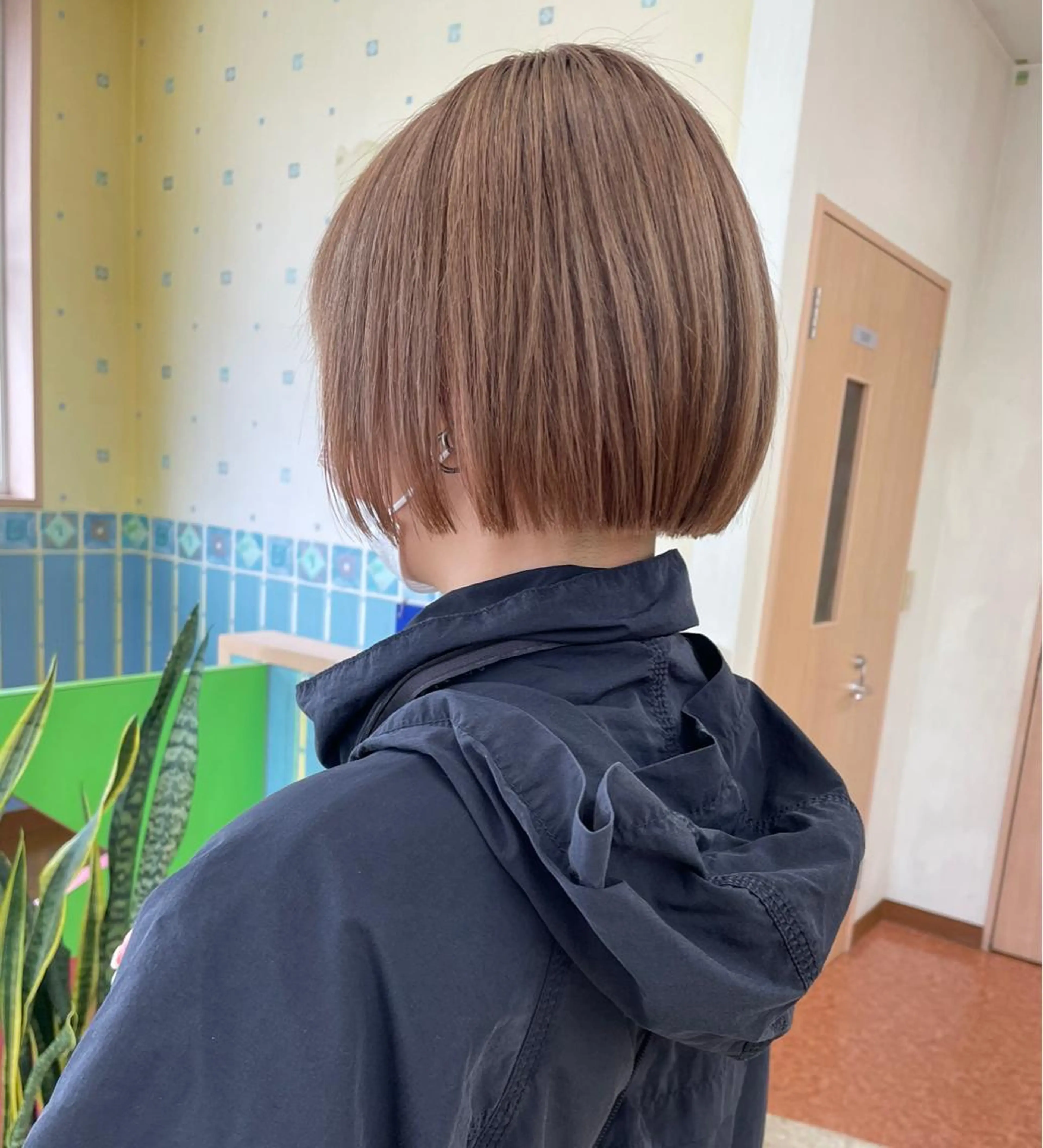 ショート カラー ベージュカラー yui .のヘアスタイル