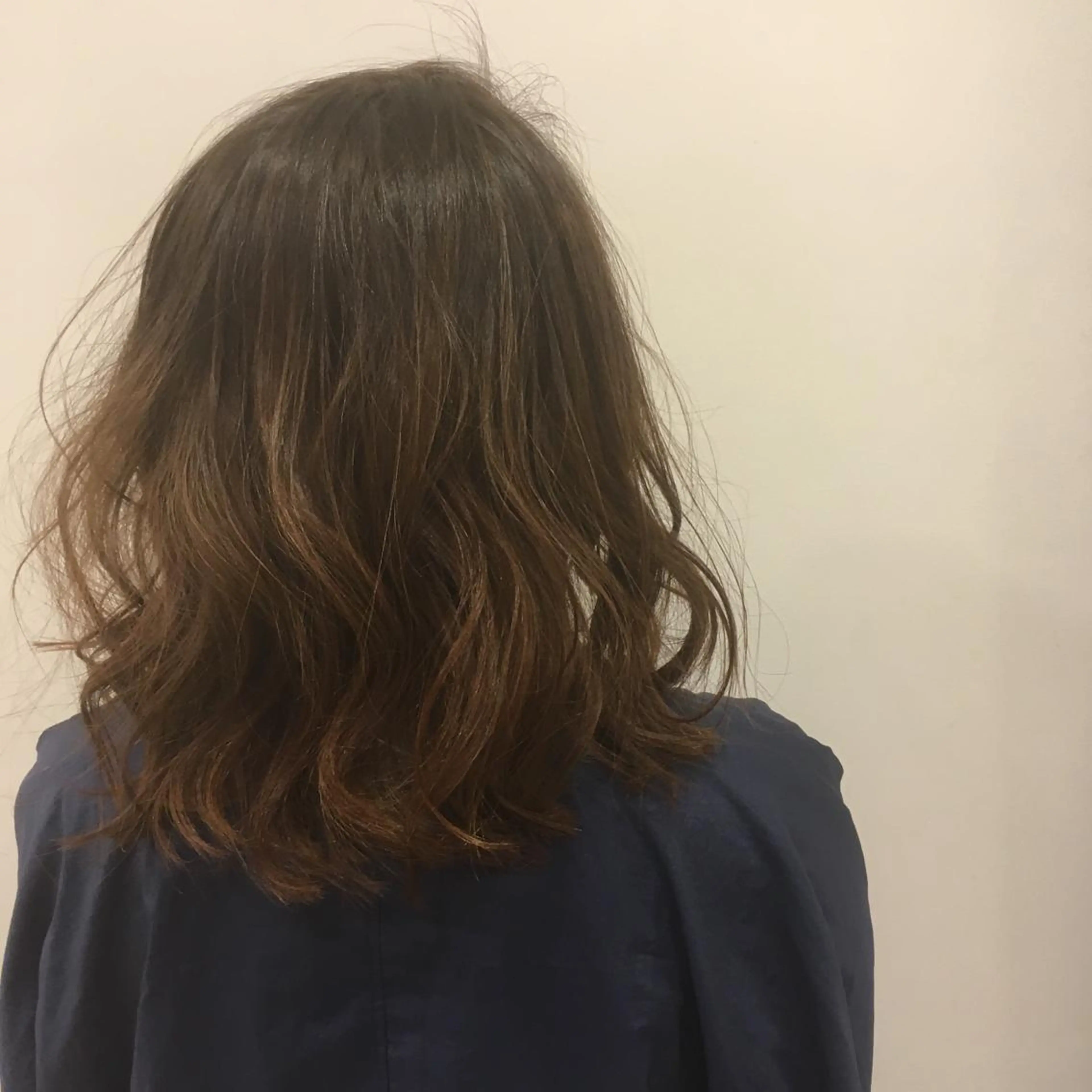 ミディアム カラー 菊池 栄里奈のヘアスタイル