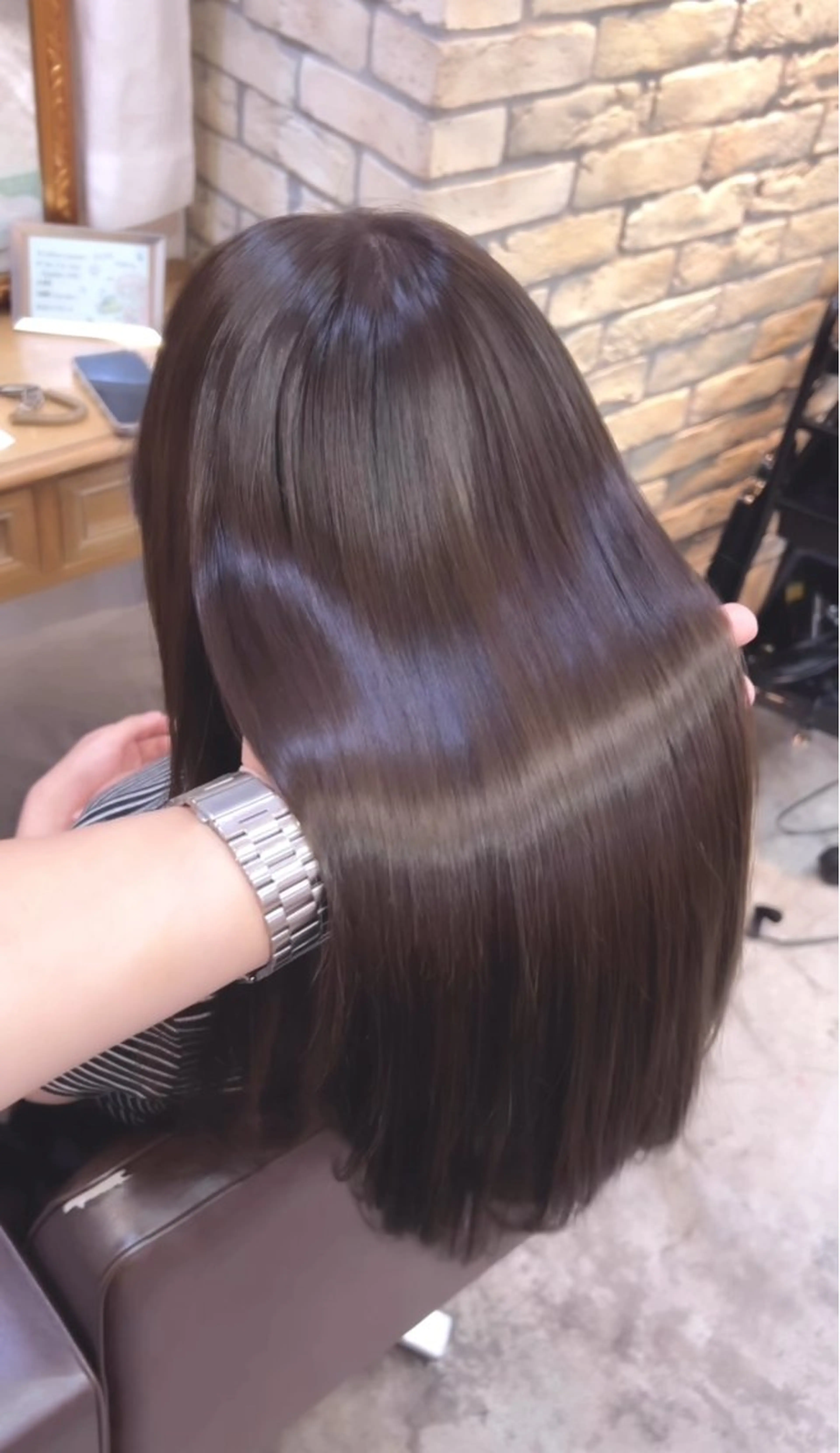 ロング カット 縮毛矯正 トリートメント 小澤 一稀のヘアスタイル