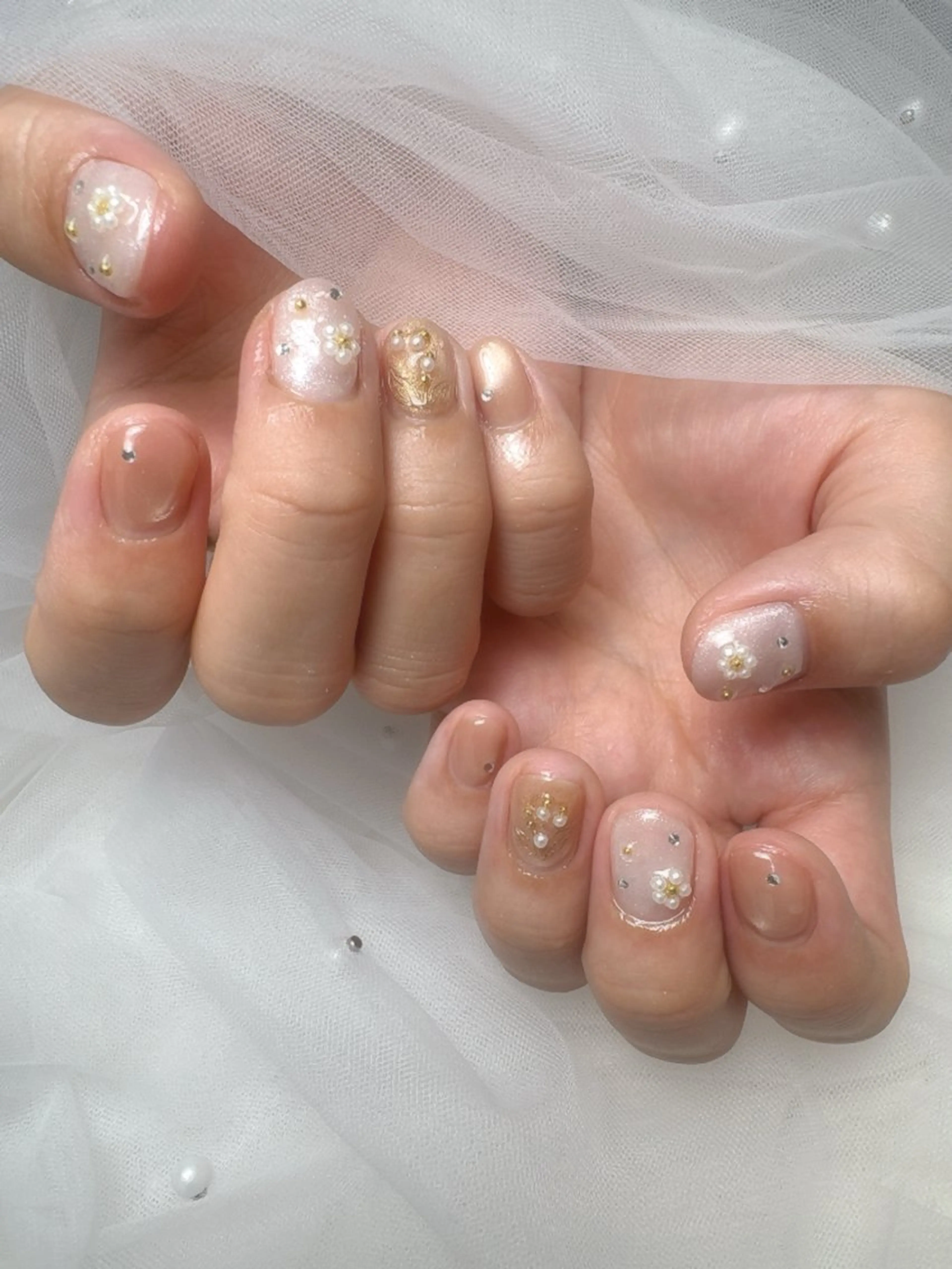 ネイル キラキラネイル 韓国ネイル 持ち込み ワンホンネイル ハンドネイル Queeens nailのネイルデザイン