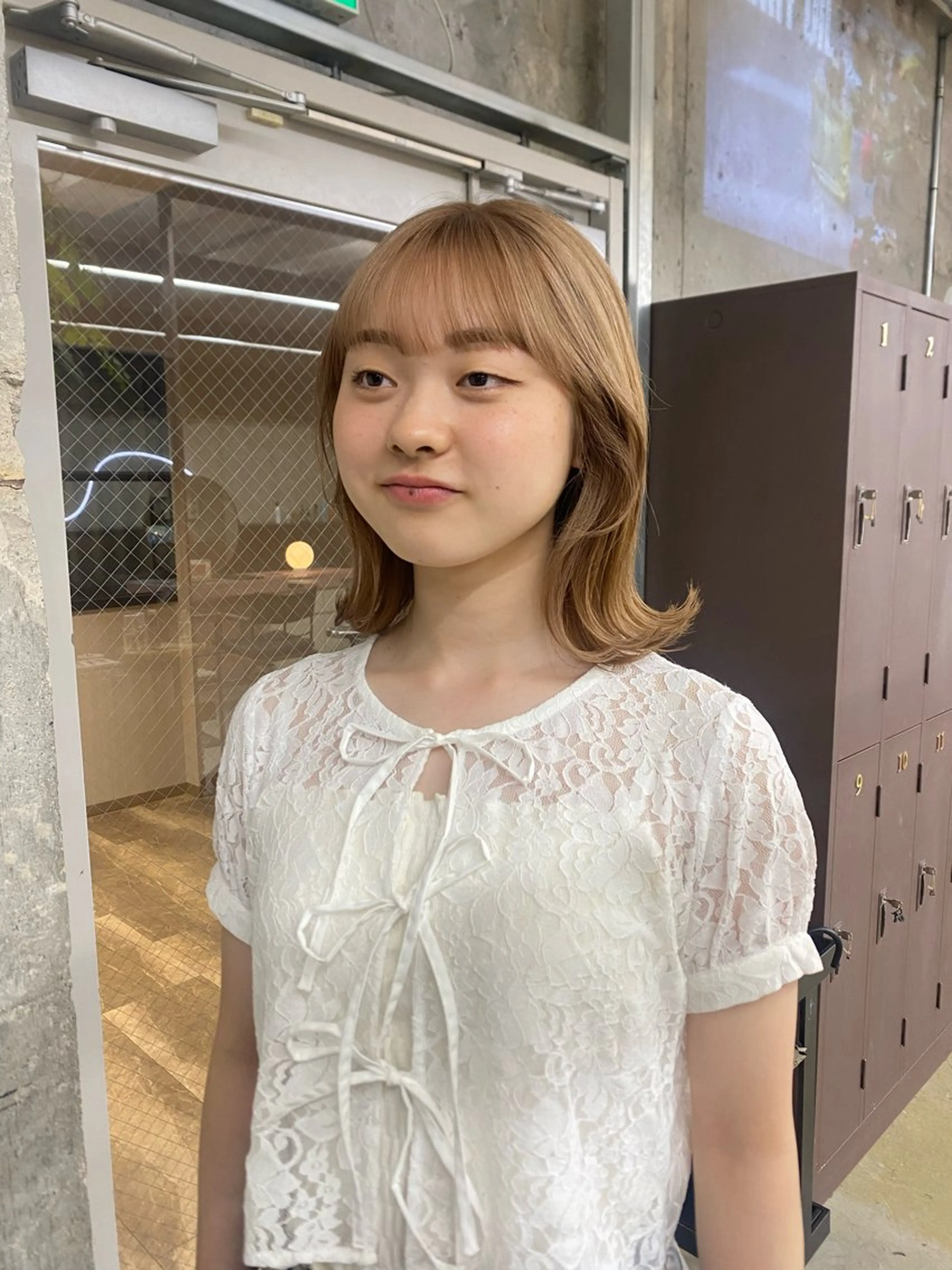 ミディアム ヘアカラー トリートメント 暖色カラー/オリーブ /ミニボブ/白柳美空のヘアスタイル