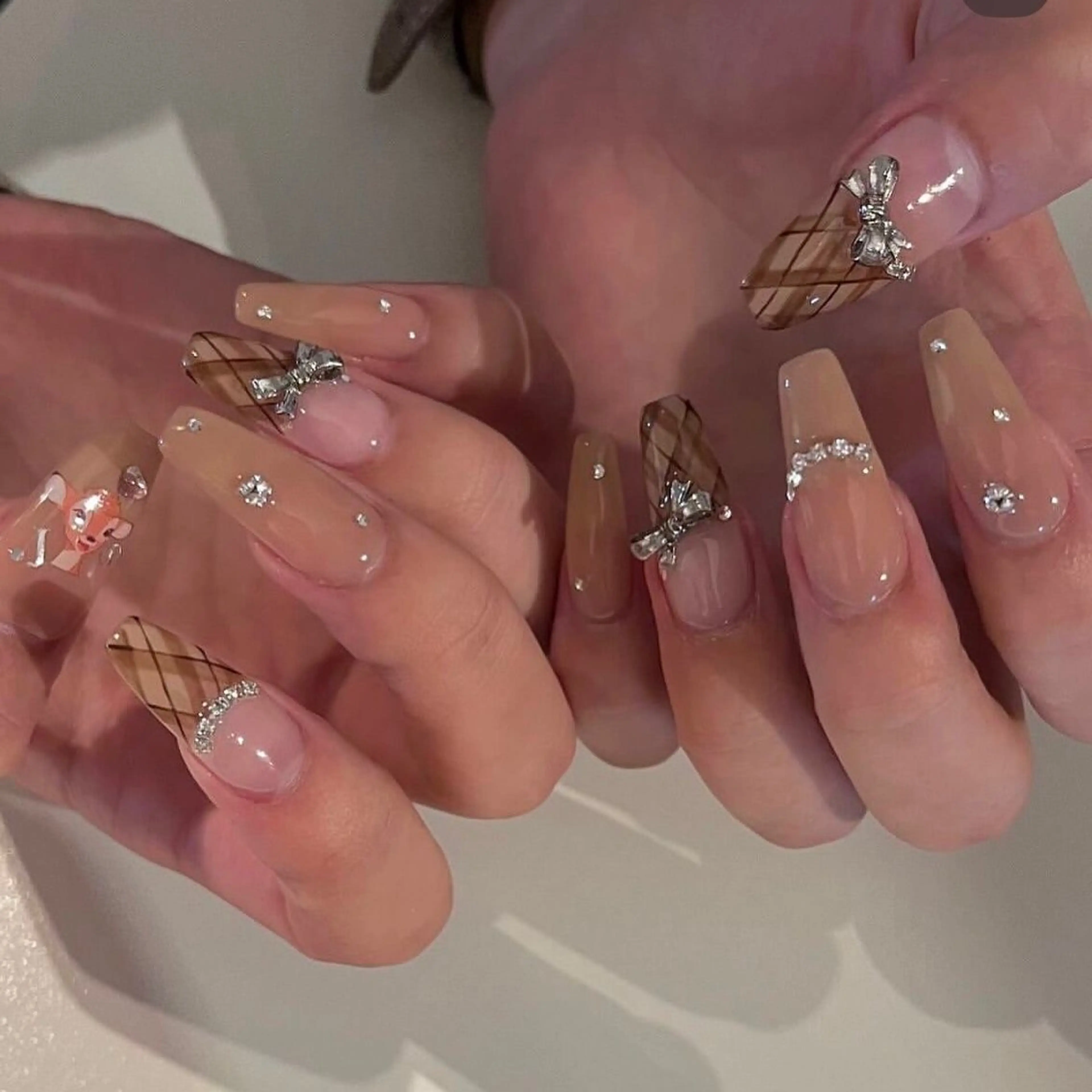 ネイル グラデーション ラメ(グリッター) マグネットネイル ミラーネイル ニュアンスネイル ハンドネイル Lumi de nailsのネイルデザイン