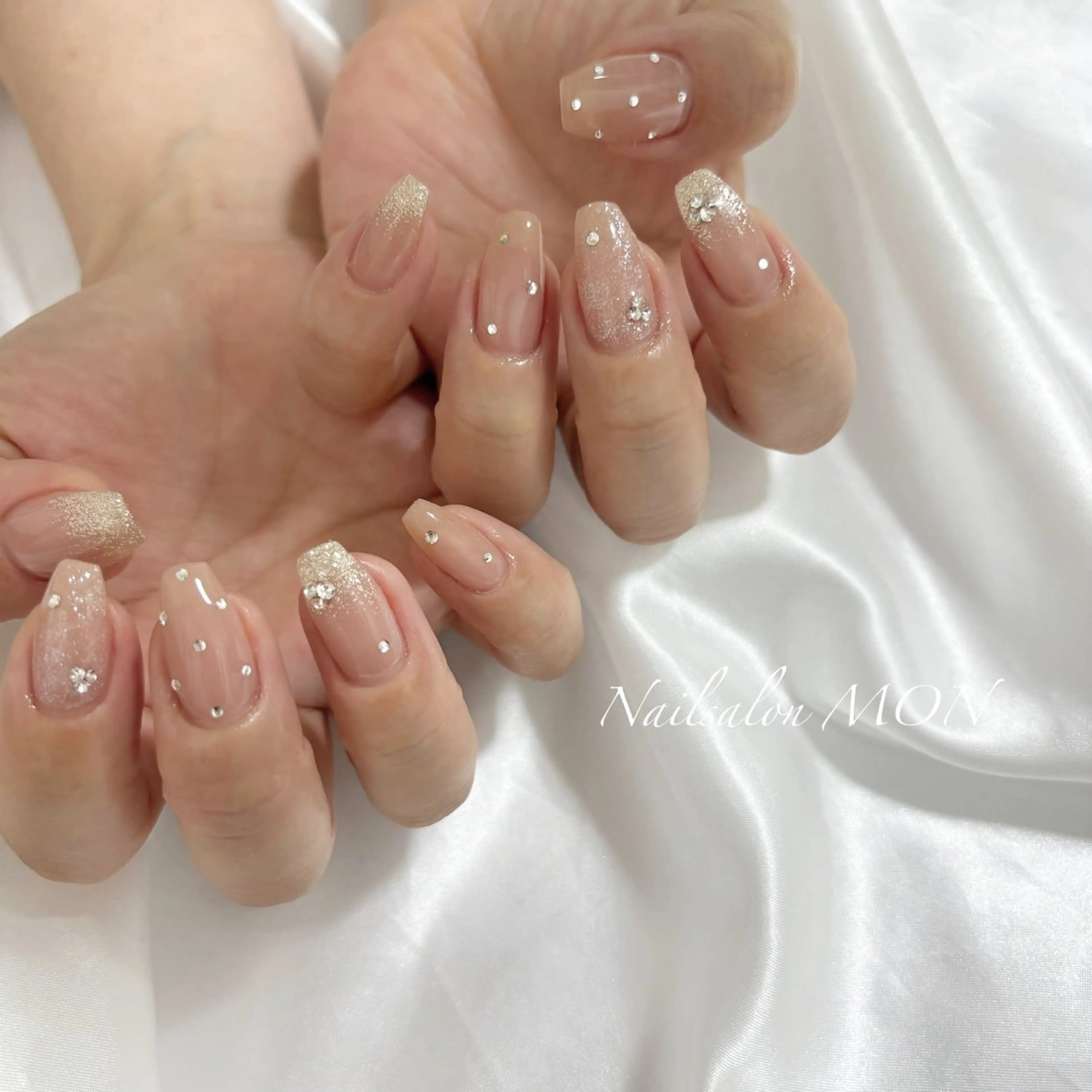 ネイル ジェルネイル ストーンネイル ハンドネイル Nailsalon MONのネイルデザイン