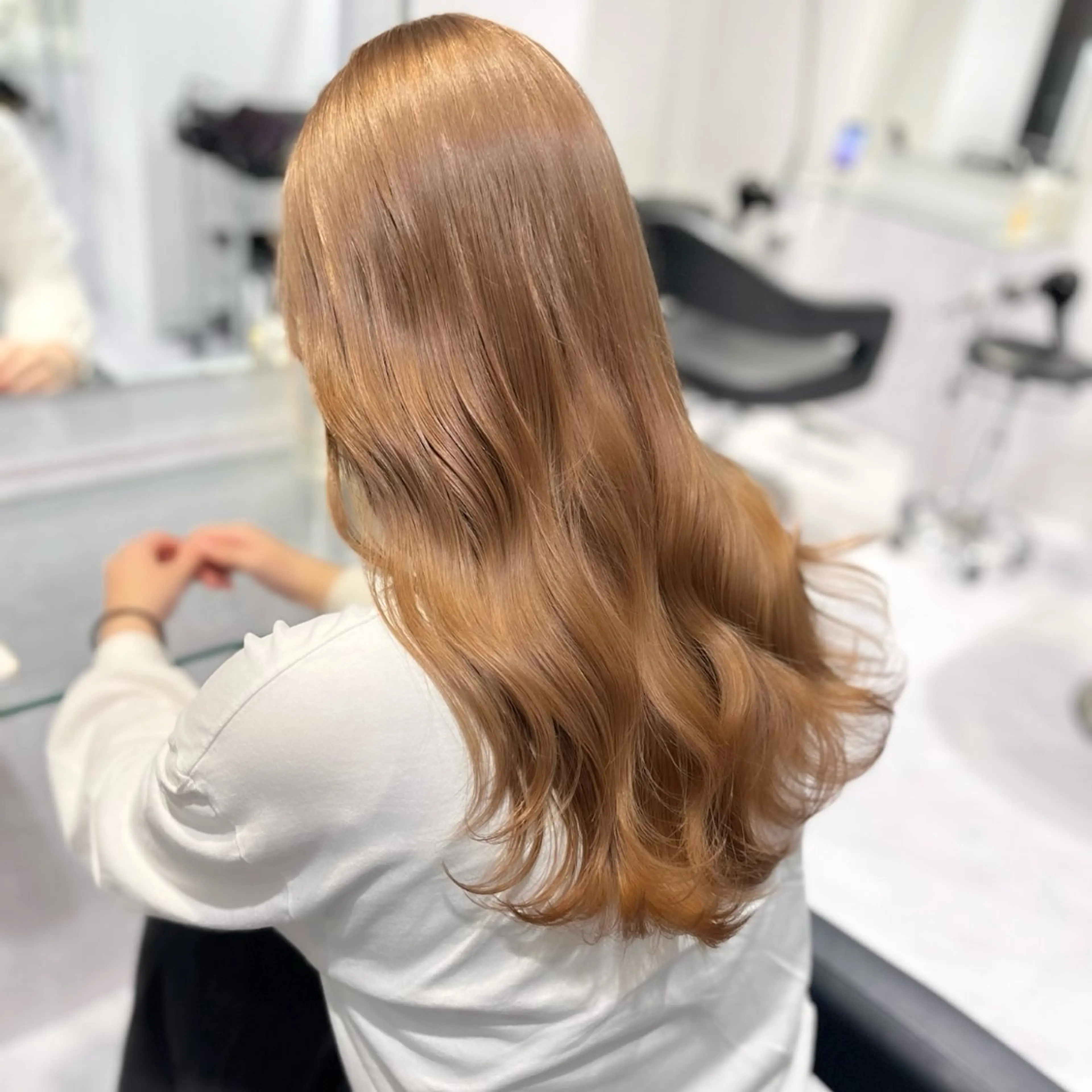 ロング カラー 🫧うる艶トレンド 🫧透明感カラーのヘアスタイル