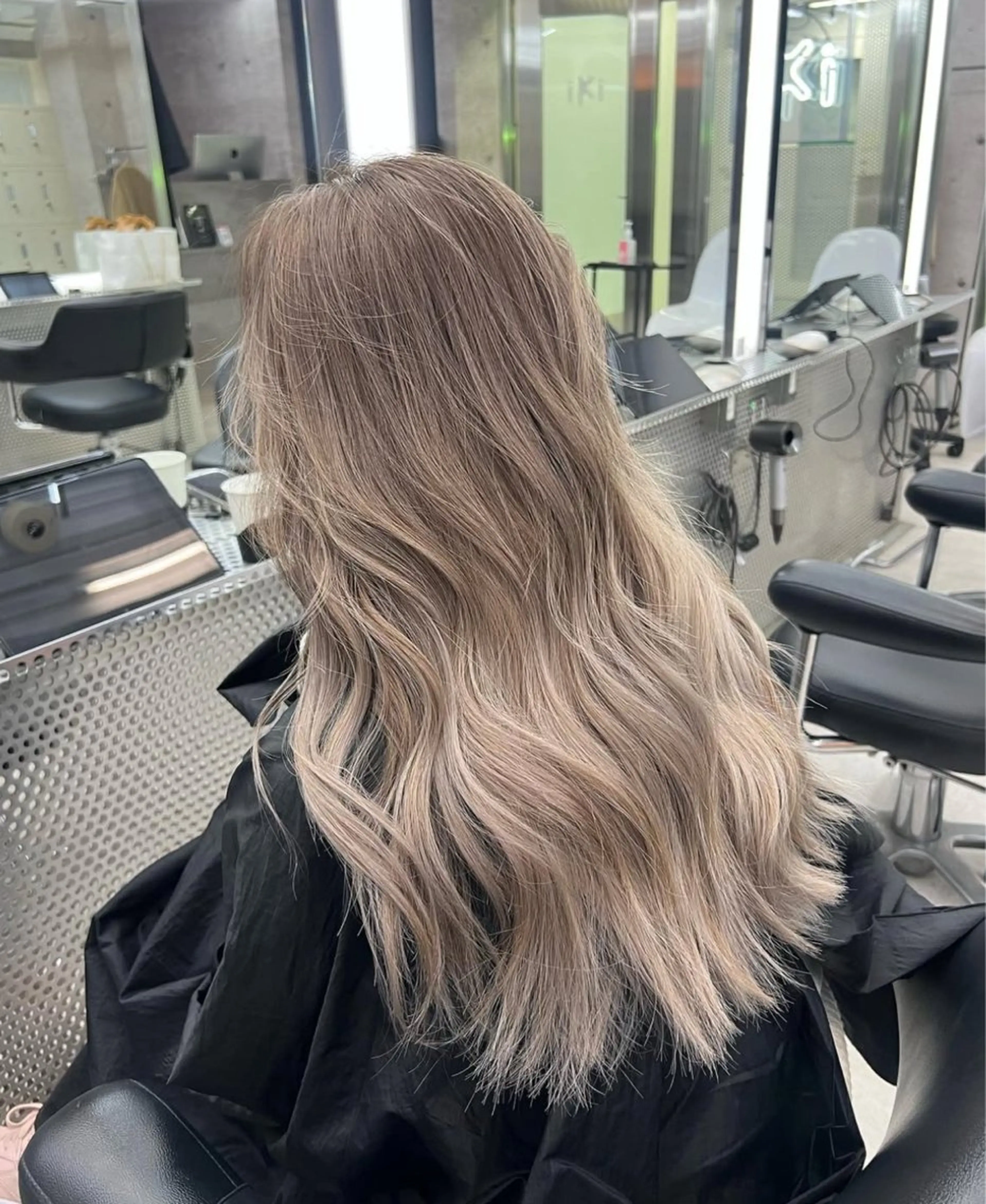 ロング レイヤーカット ヘアカラー 🫧バレイヤージュ/ ハイトーン/ミズキのヘアスタイル