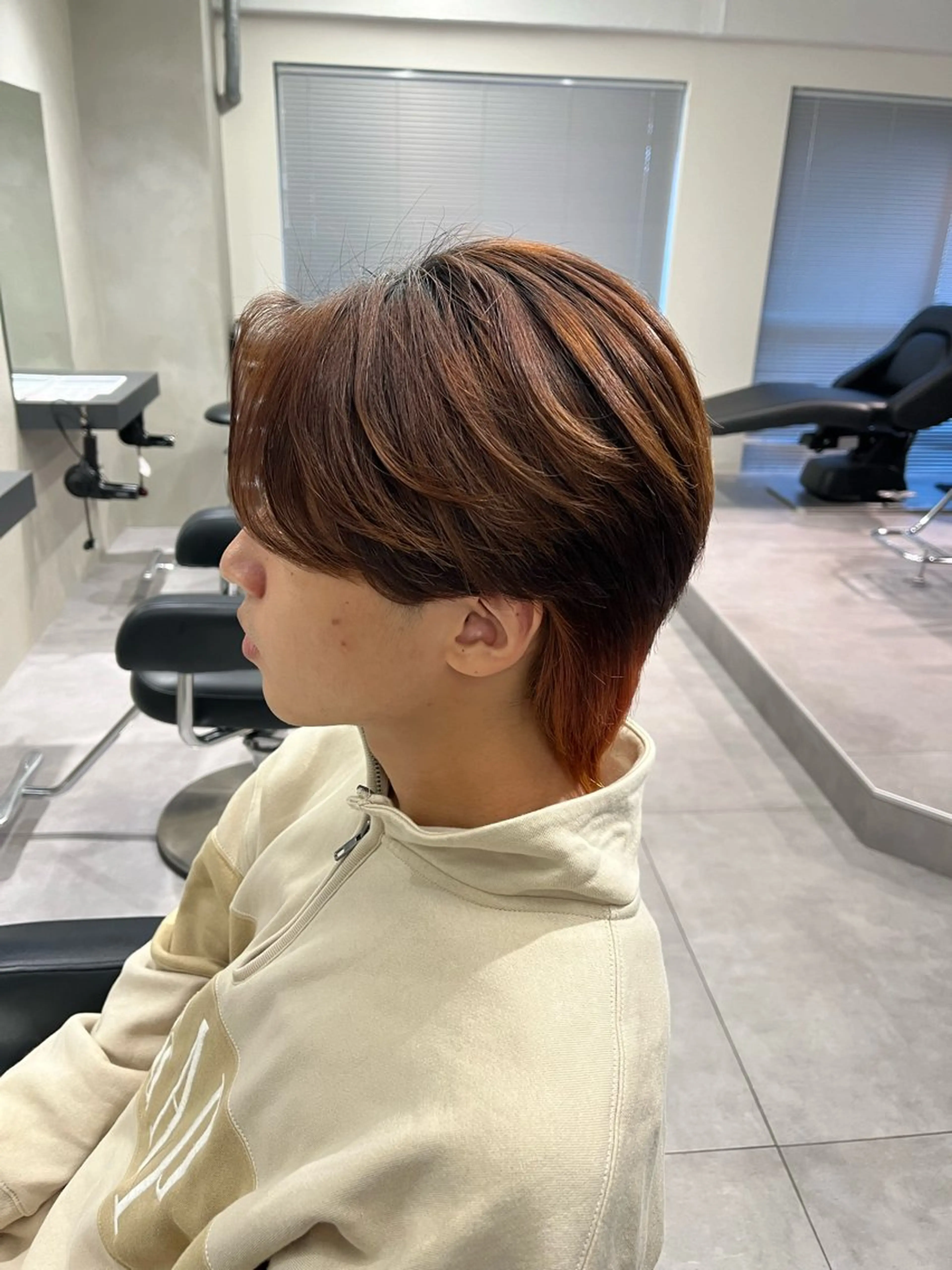 ミディアム パーマ メンズ ミディアムパーマ センターパート メンズパーマ メンズウルフカット ウルフカット カット パーマ 🐦‍🔥フェザーパ ーマ🐦‍🔥きるやのヘアスタイル