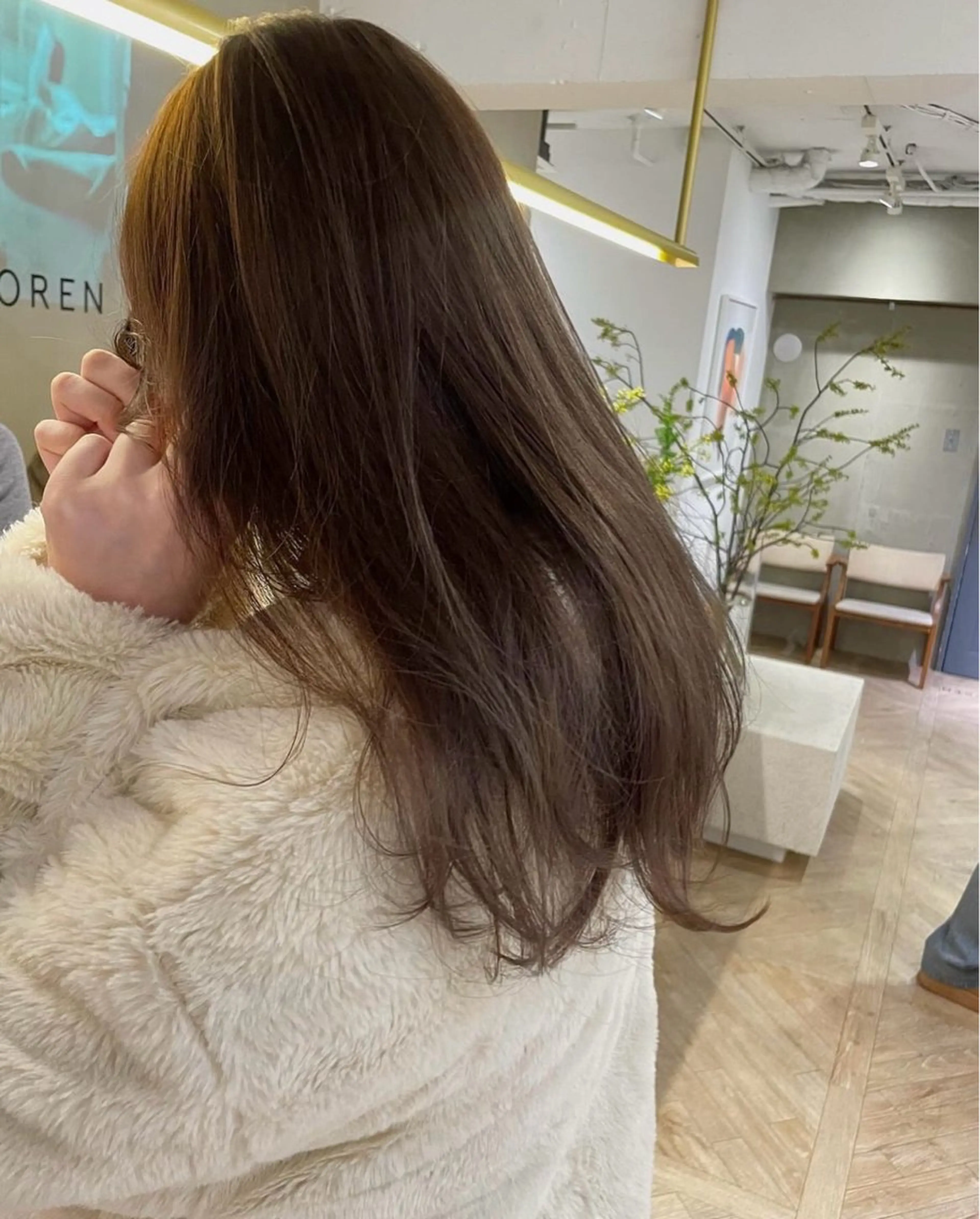 ロング ヘアカラー 似合わせレイヤー ＆透明感カラーのヘアスタイル