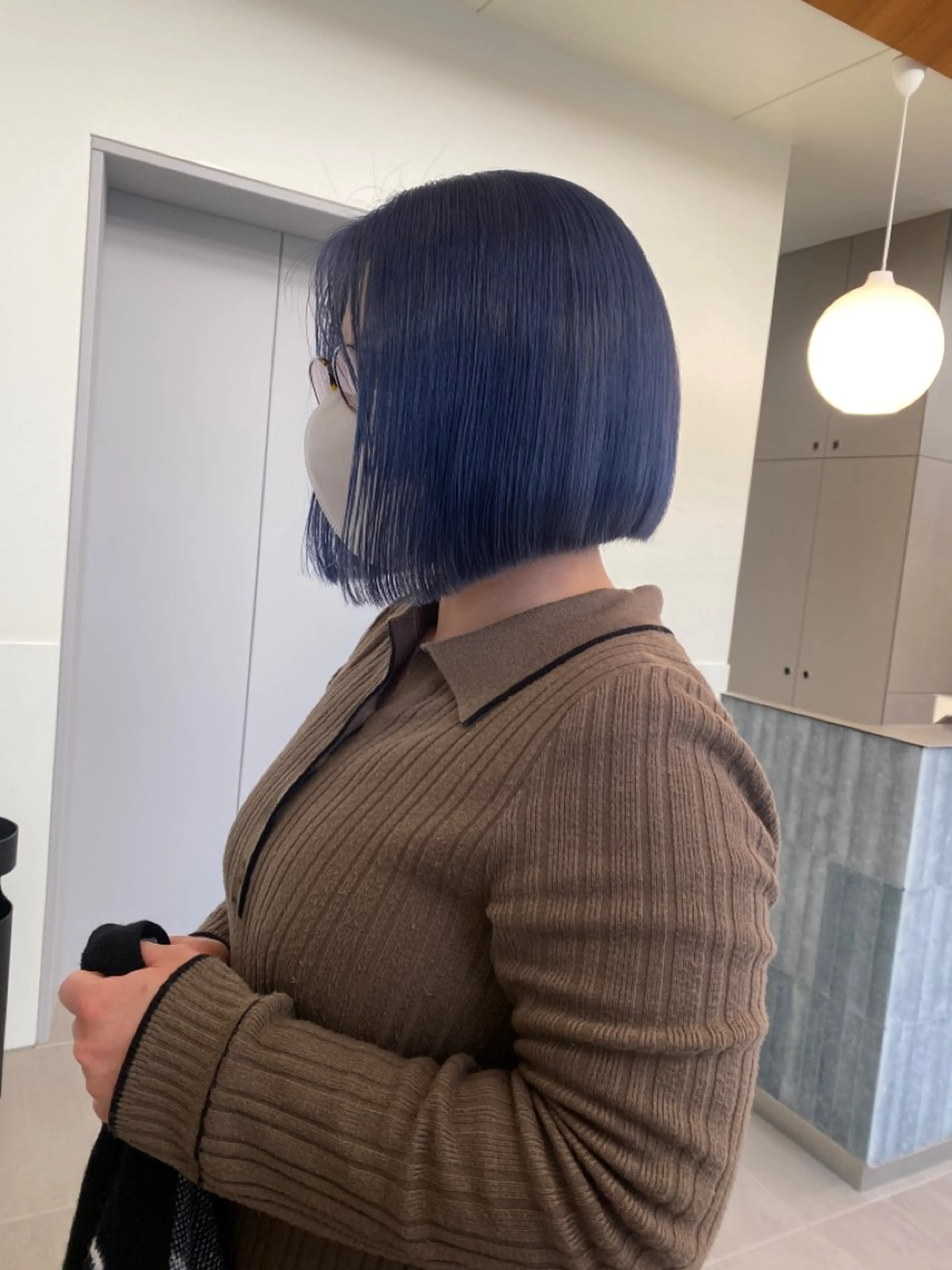 ショート カラー ラベンダーカラー ネイビーカラー シルバー 高発色ブリーチ/ ハイレイヤー🪽aiのヘアスタイル