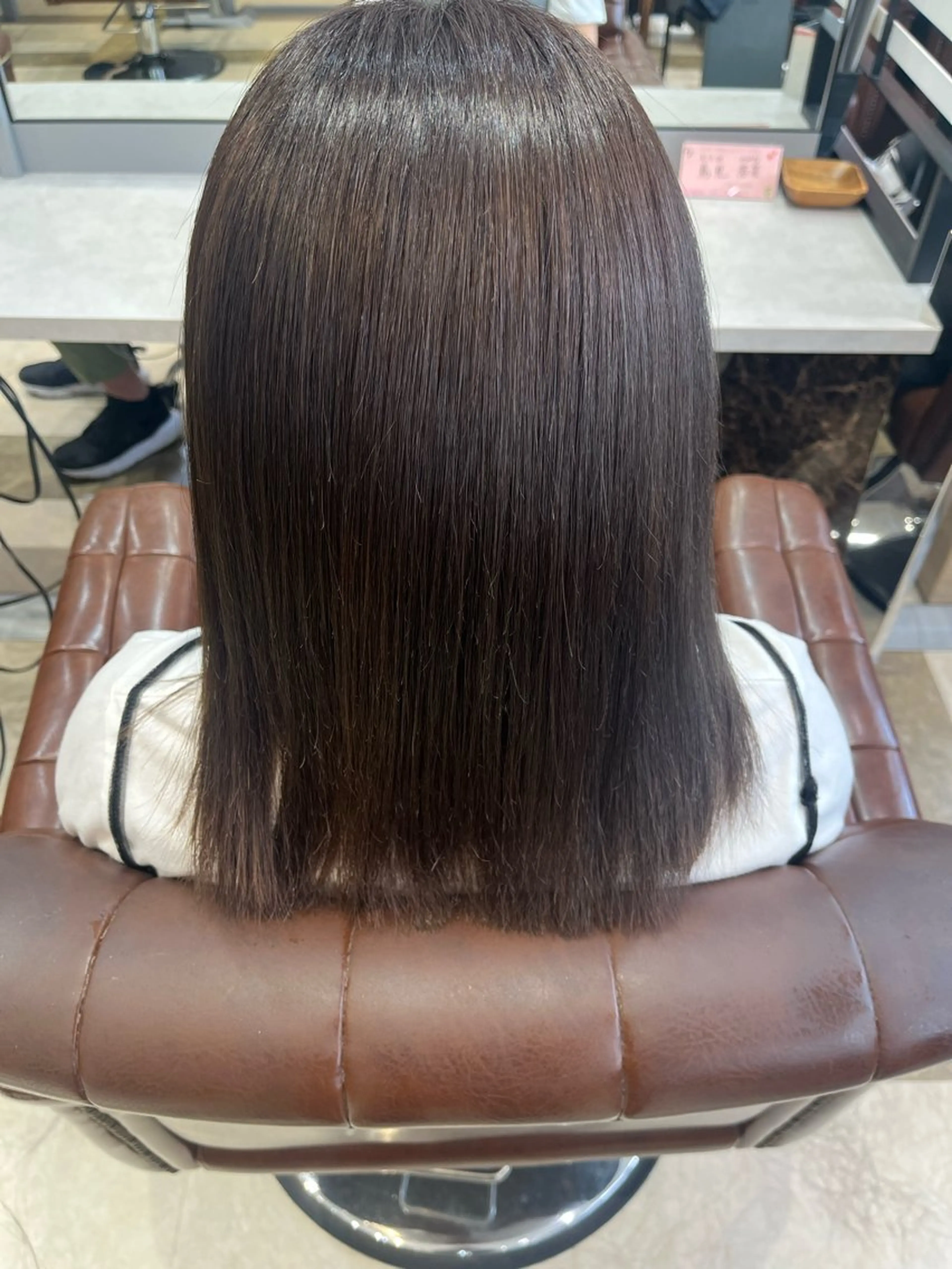 セミロング カラー アッシュ 鳥見 若菜のヘアスタイル