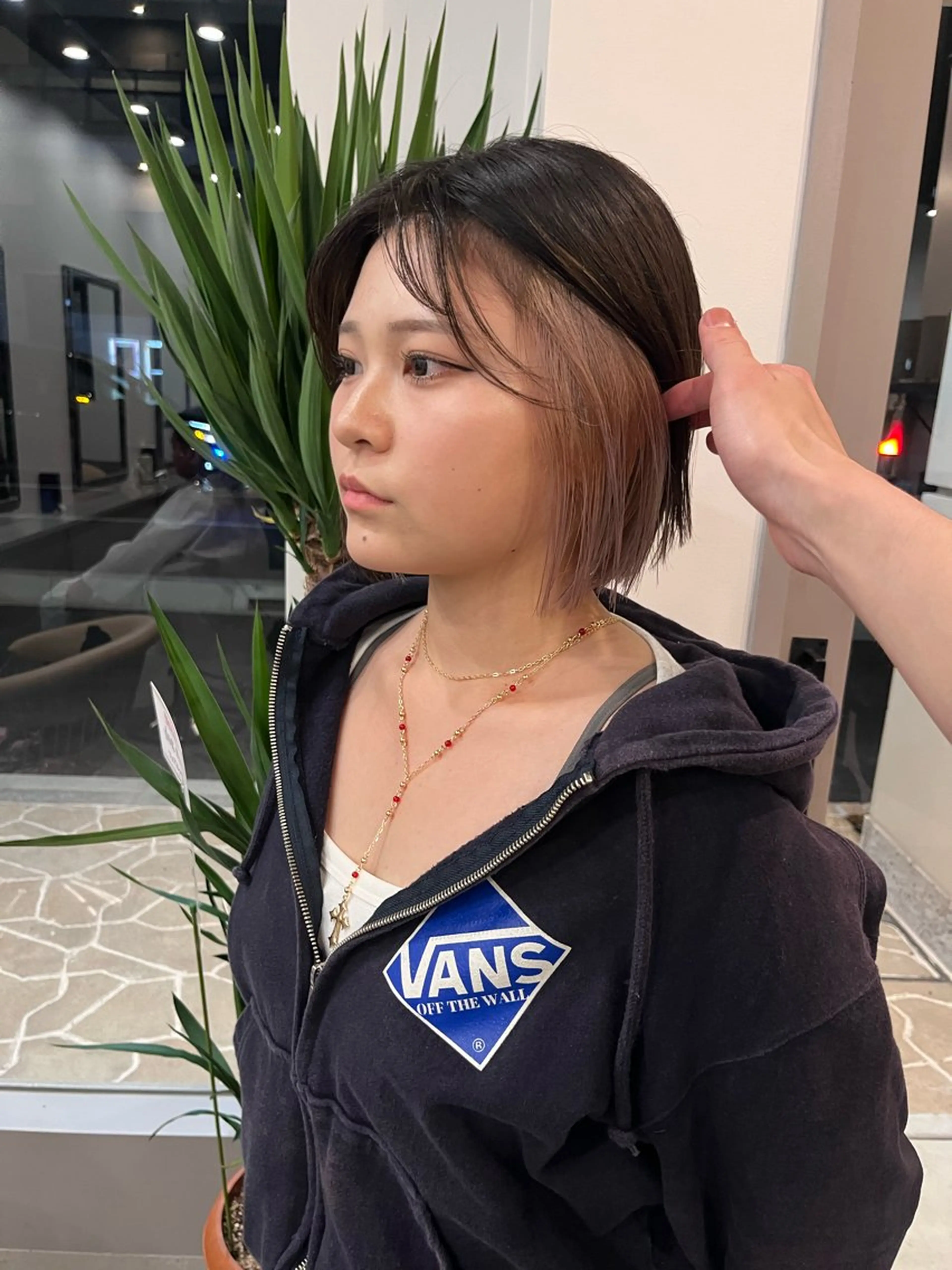 ミディアム カラー インナーカラー ボブ カット ヘアカラー dogstar小林諒 パーマ/レイヤーのヘアスタイル