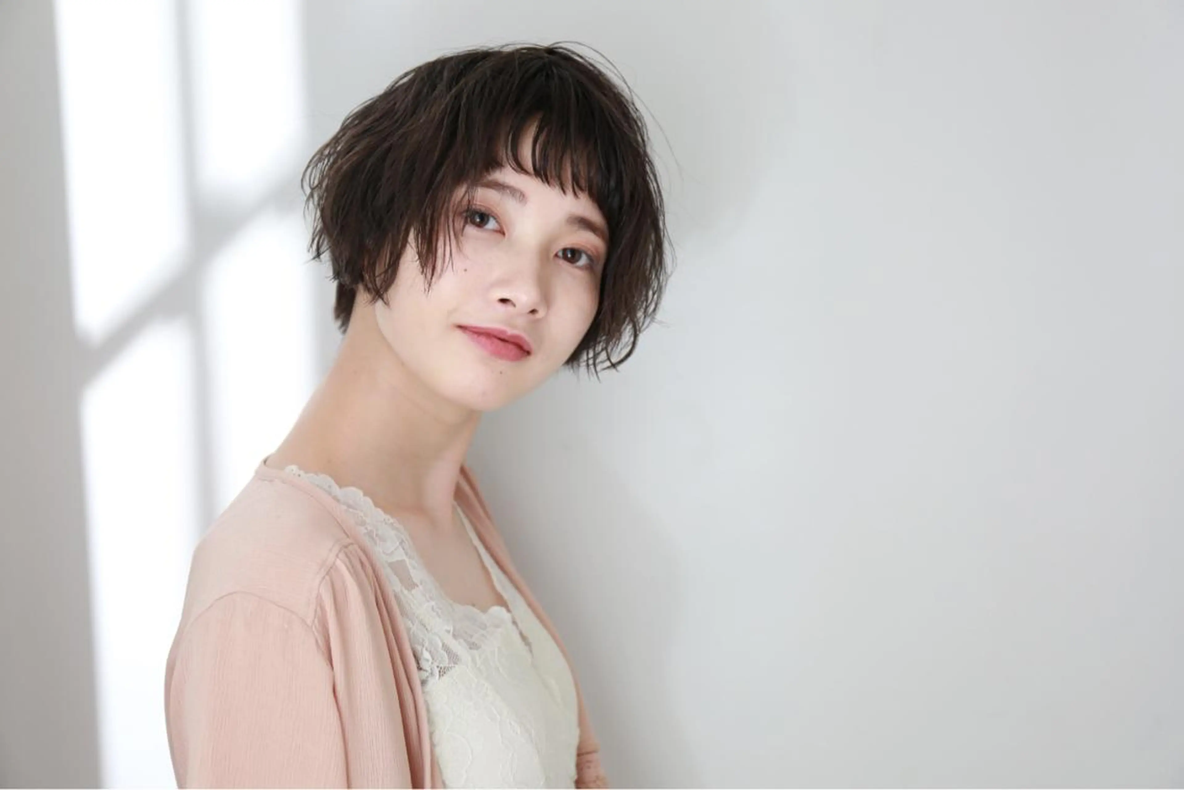 ショート カラー パーマ ヘアアレンジ アッシュ ブルーカラー ブルーアッシュ カット ヘアカラー 可愛いを作る神 ナオヒロのヘアスタイル