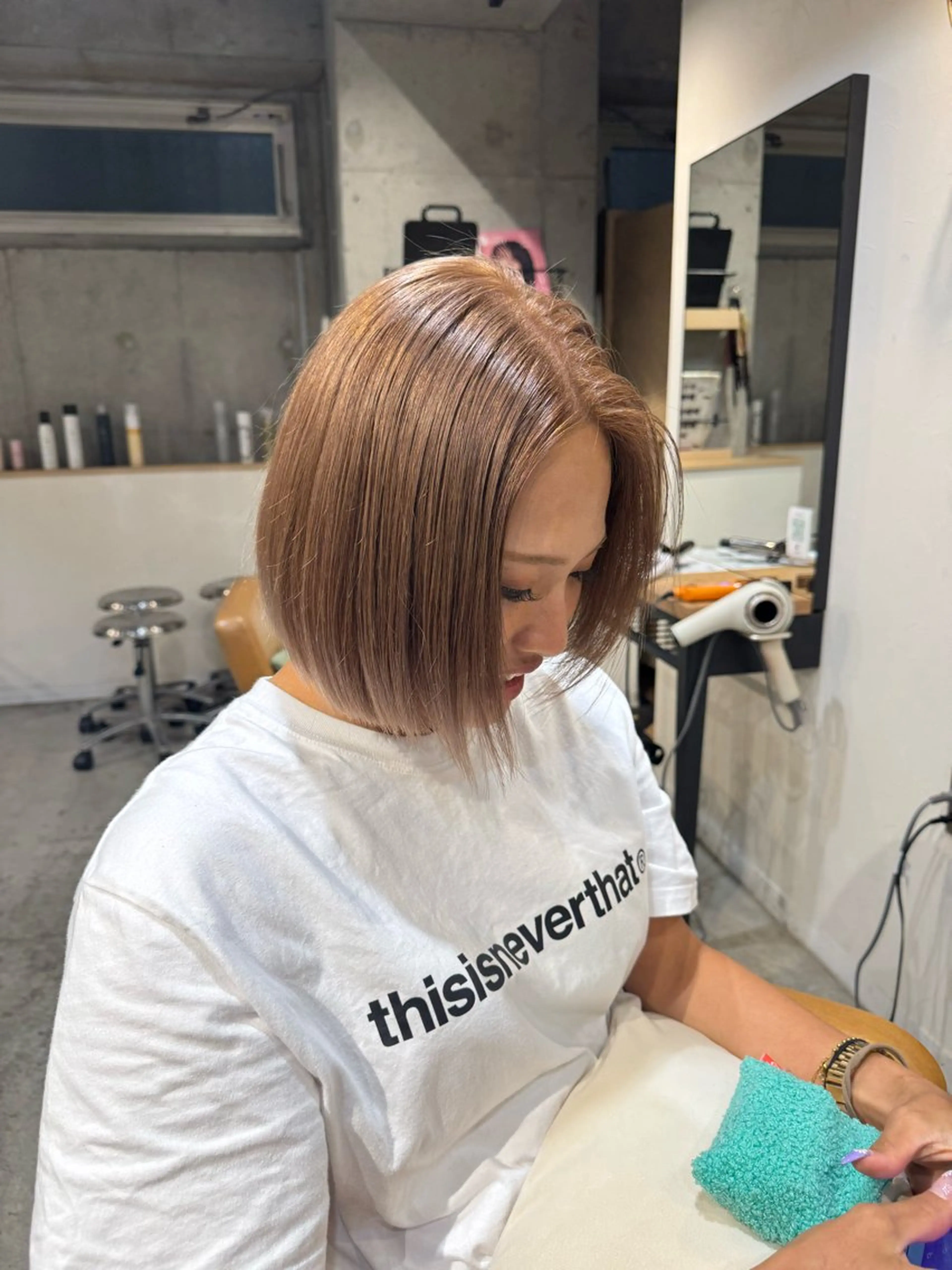 ミディアム カラー カット ヘアカラー 谷本虎太郎 レイヤー🌈ボブのヘアスタイル