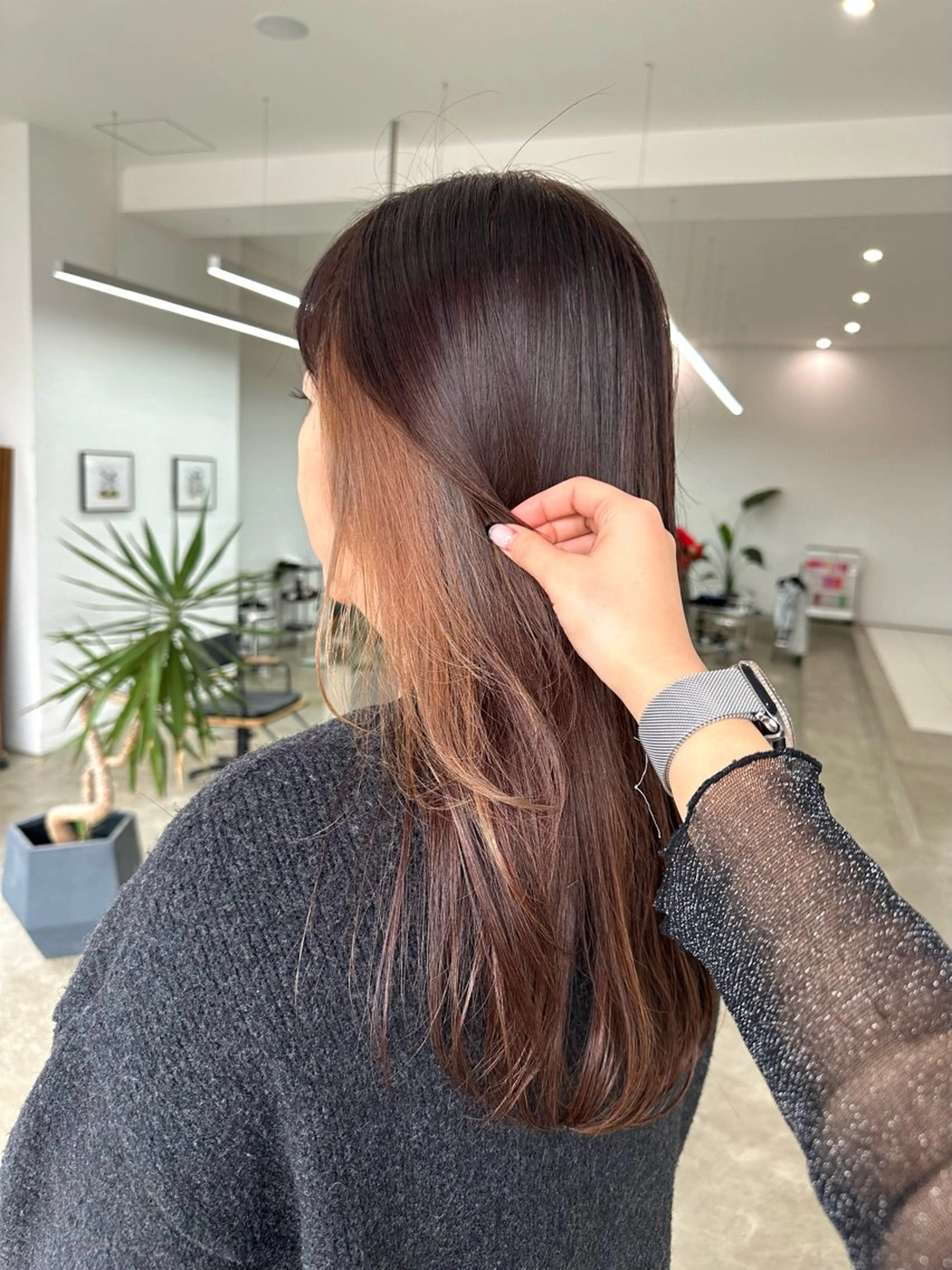 ロング YOSHINO AIKOのヘアスタイル