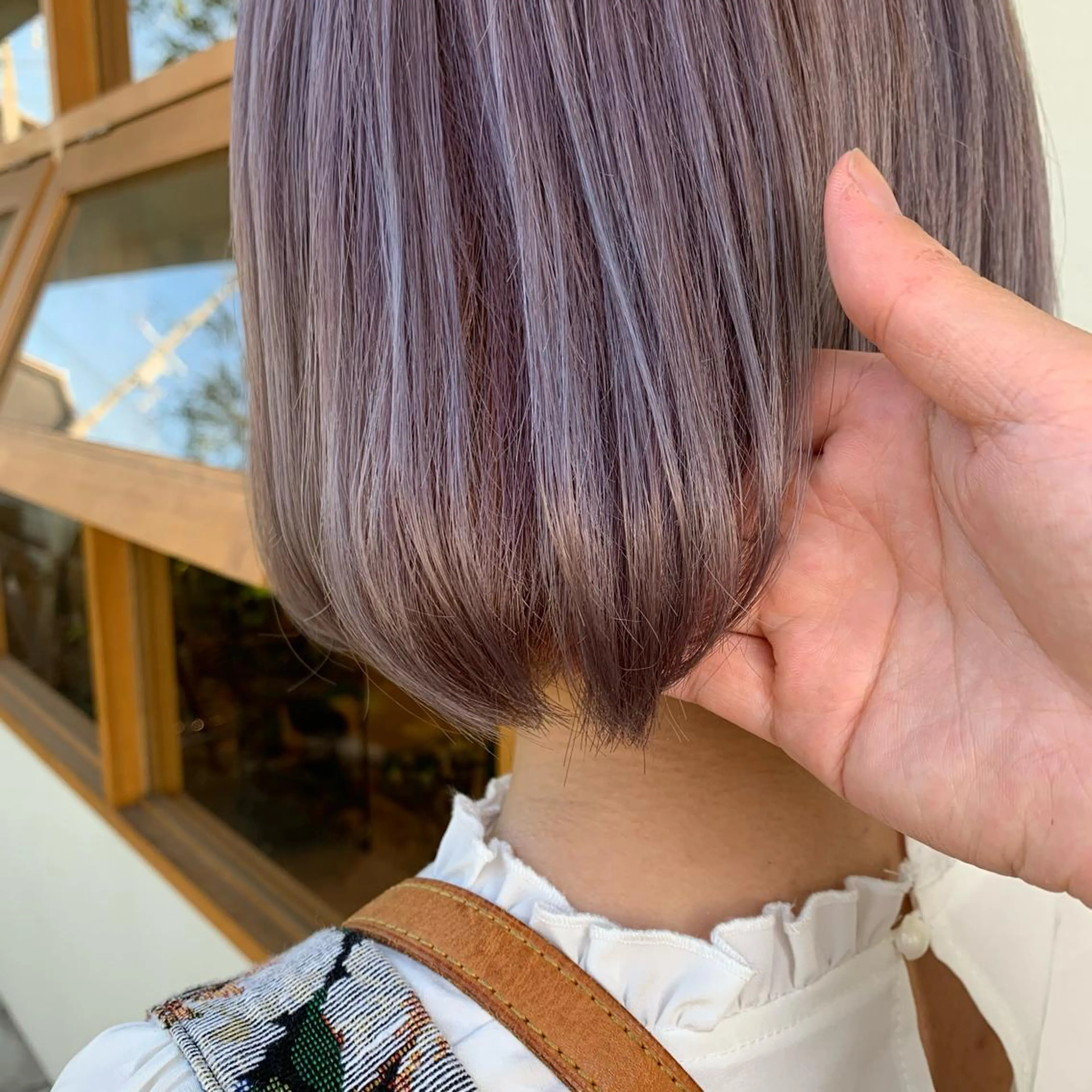 ミディアム カラー ブリーチ グレージュ ラベンダーカラー ラベンダーグレージュ ラベンダーグレー ヘアカラー 山本 知佳のヘアスタイル