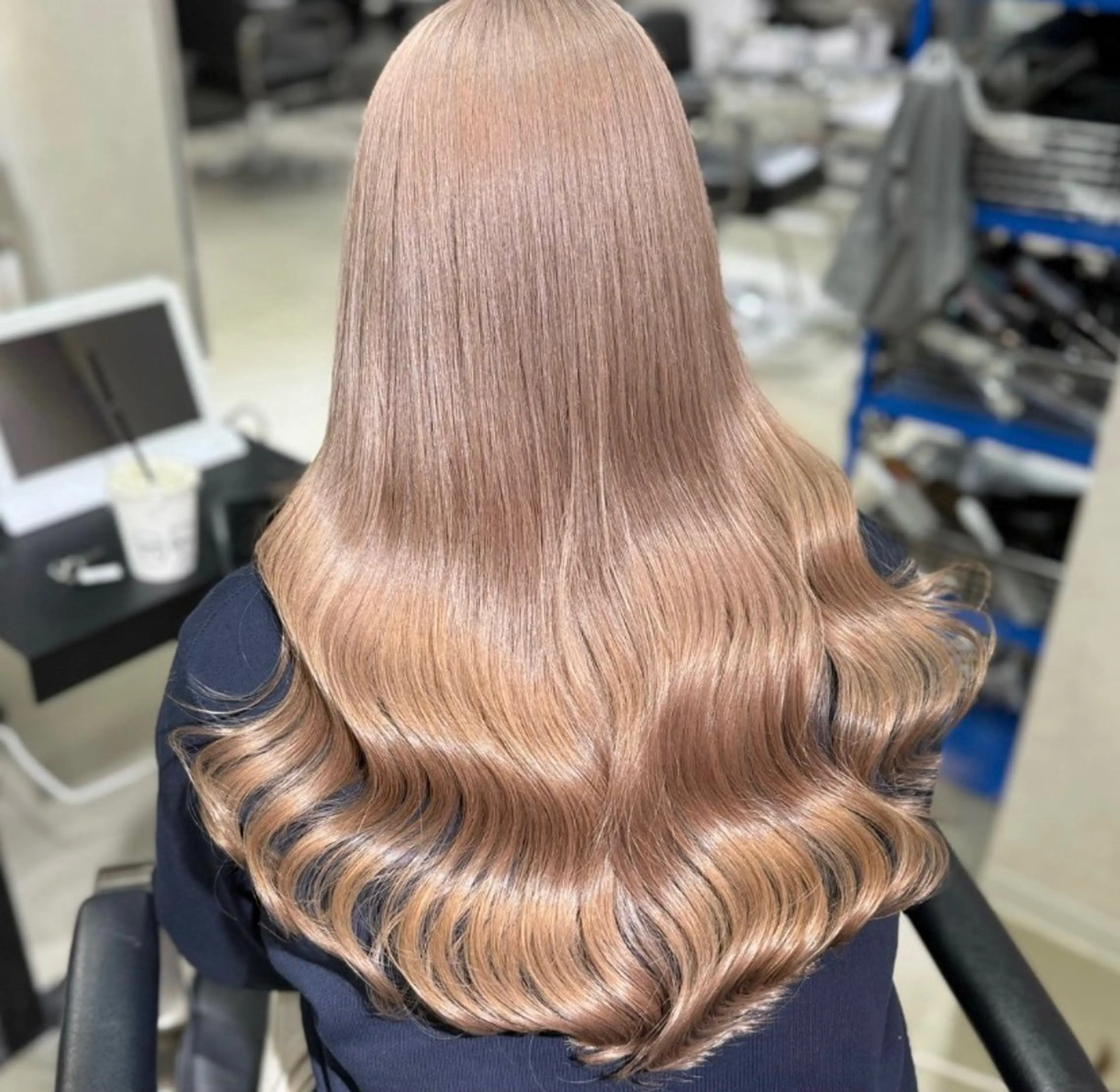 ロング カラー ブリーチ ケアブリーチ ロング 似合わせカット ヘアカラー トレンドスタイル/ ワンホン/YURIのヘアスタイル