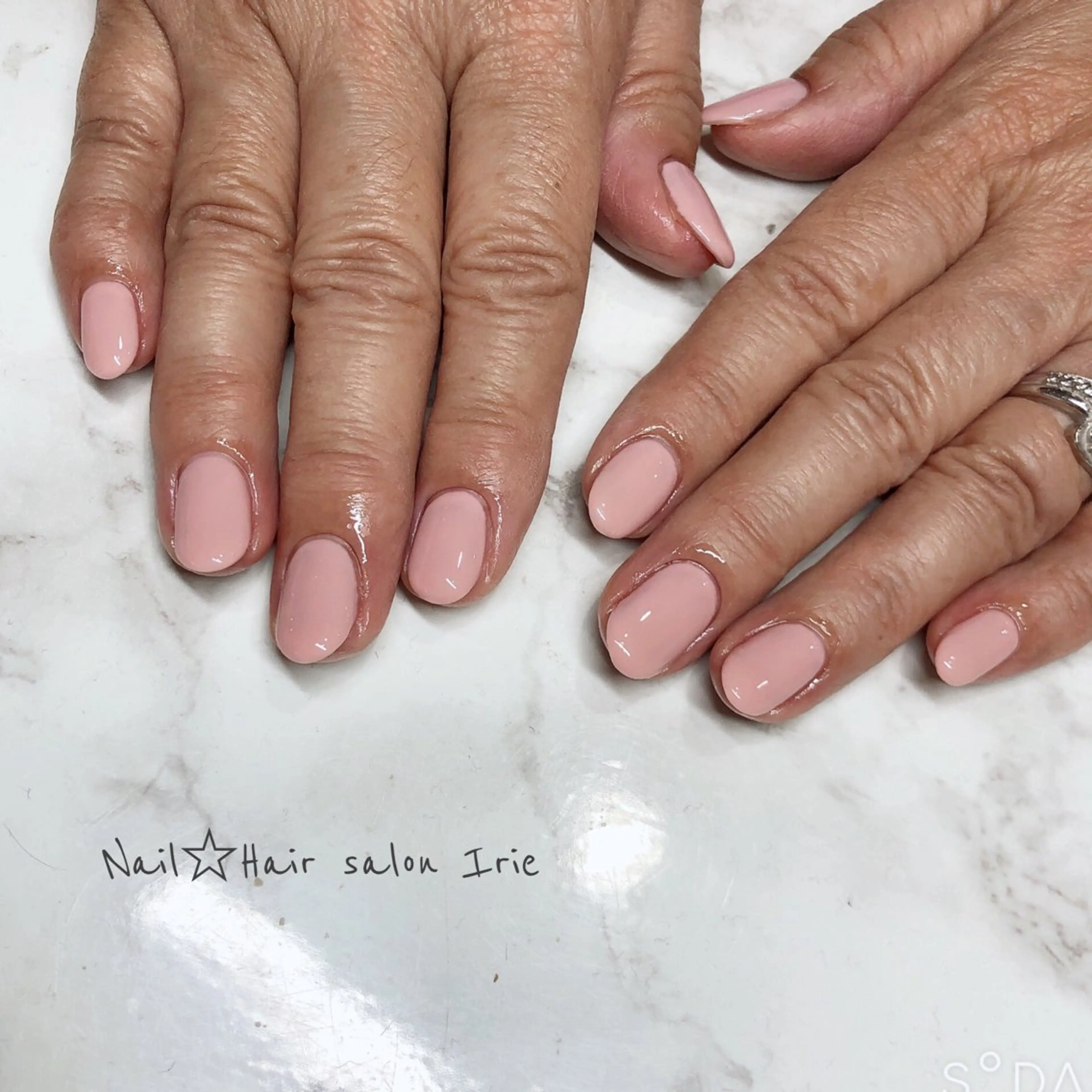ネイル ハンドネイル ハンドケア Hair salon Irie所属・與儀 知佳のネイルデザイン