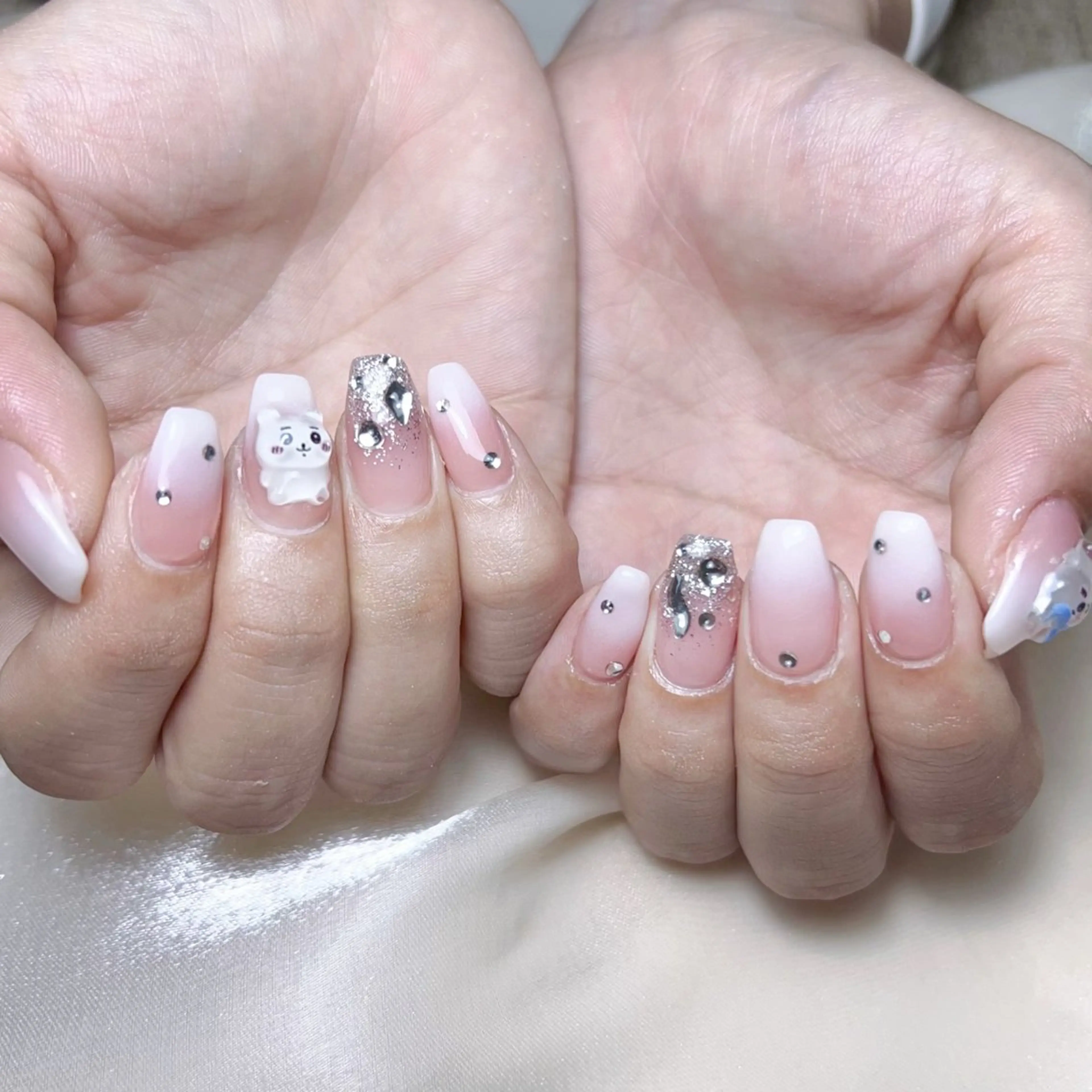 メンズ ネイル メンズ韓国風 アートネイル オーロラネイル ガーリー キラキラネイル Nail salon 木にいるのネイルデザイン