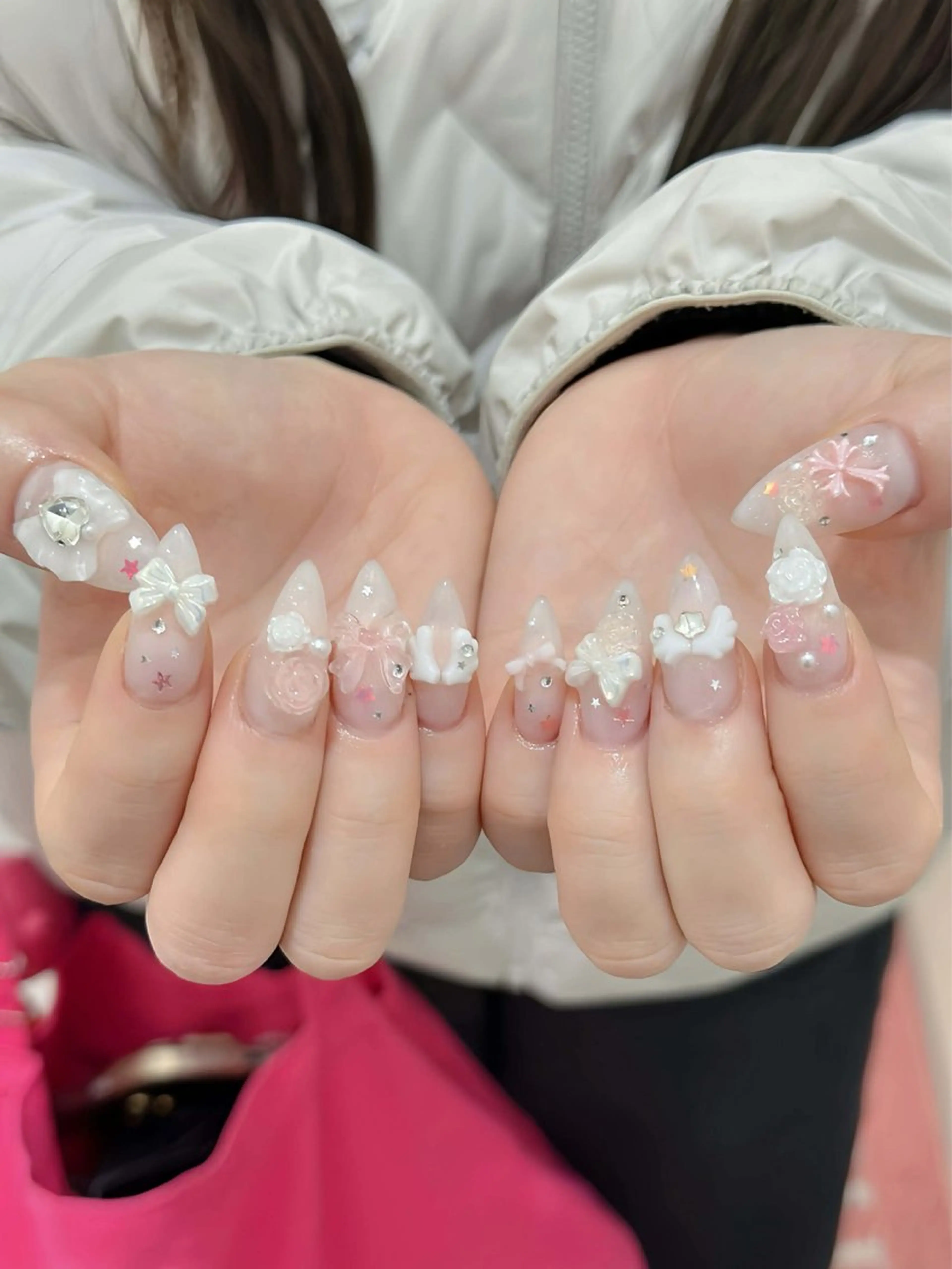 ネイル チークネイル ドット フレンチネイル グラデーション ハート ハンドネイル ハンドケア Eli Nails 新宿のネイルデザイン