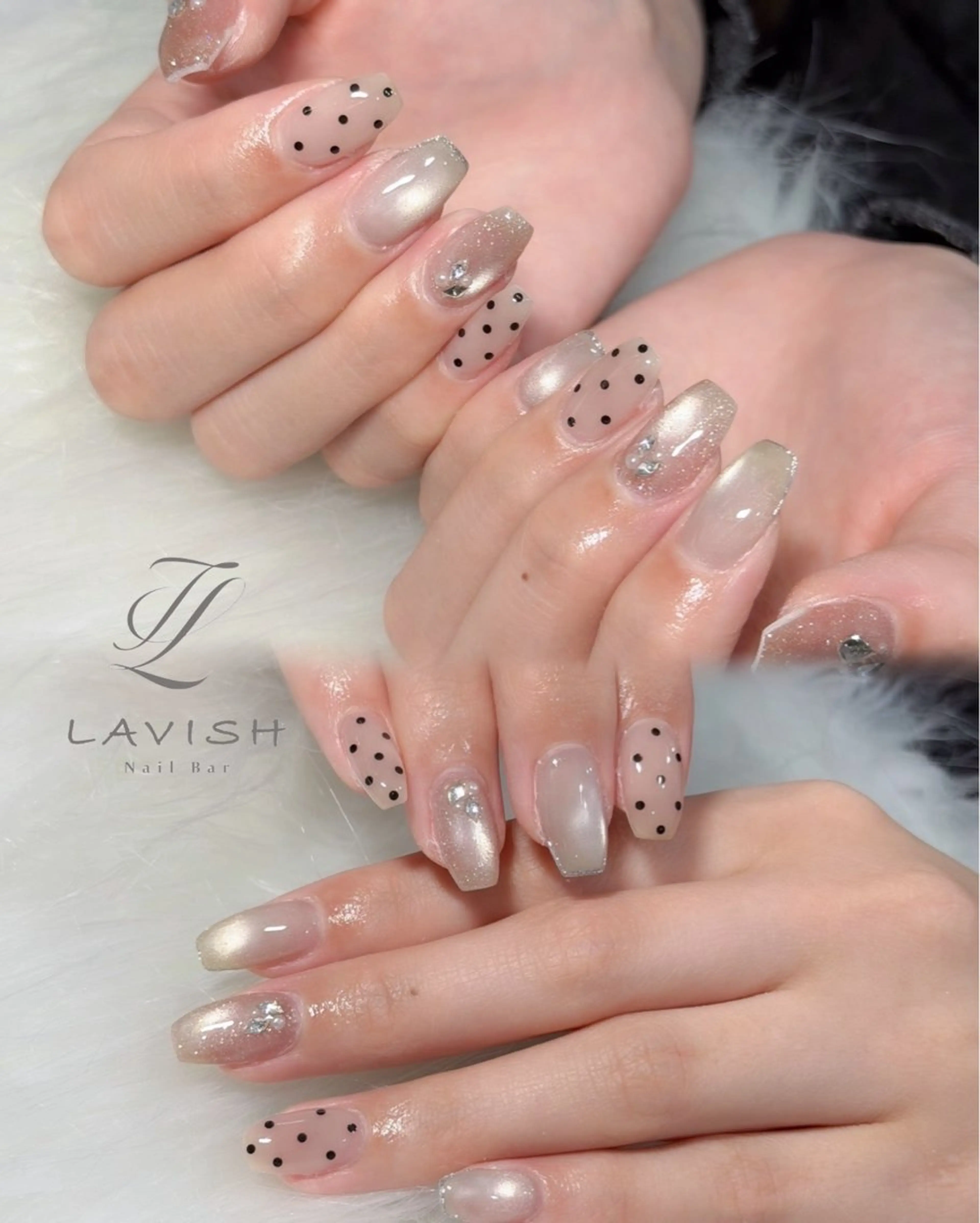 ネイル ハンドネイル フットネイル LAVISH nanamiのネイルデザイン