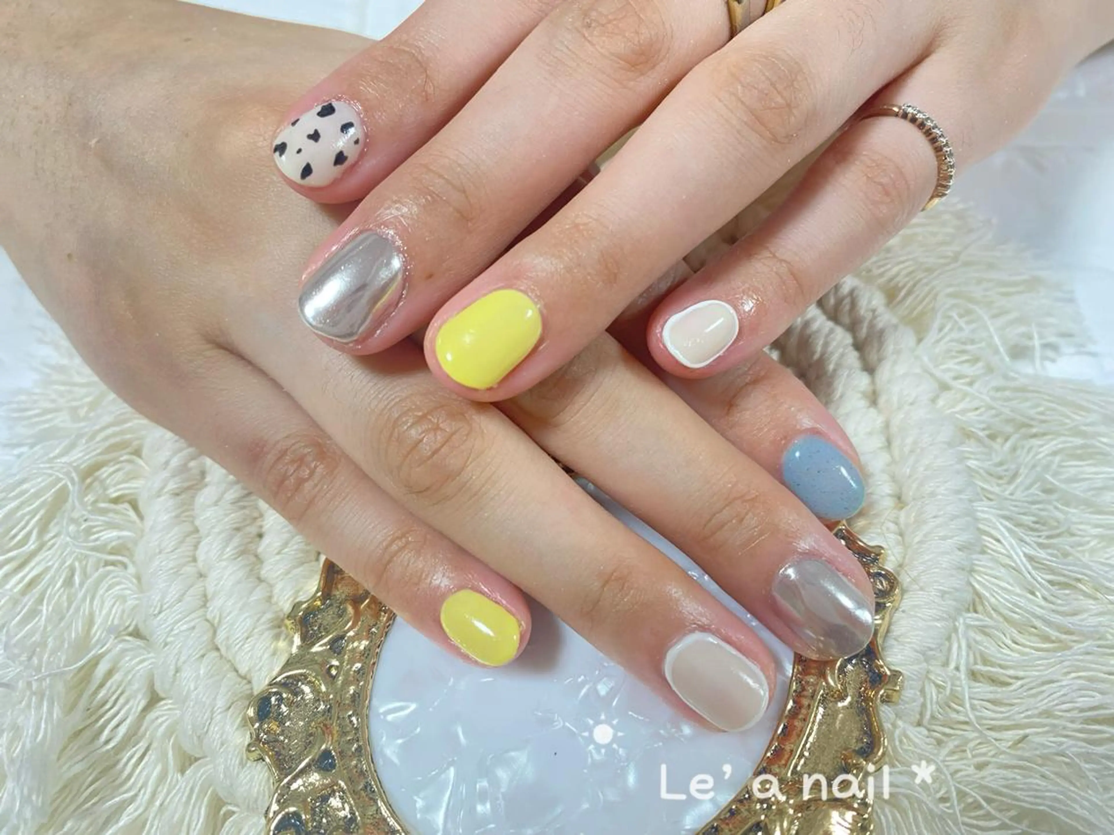 ショート カラー ネイル Le’a NailSalonのネイルデザイン