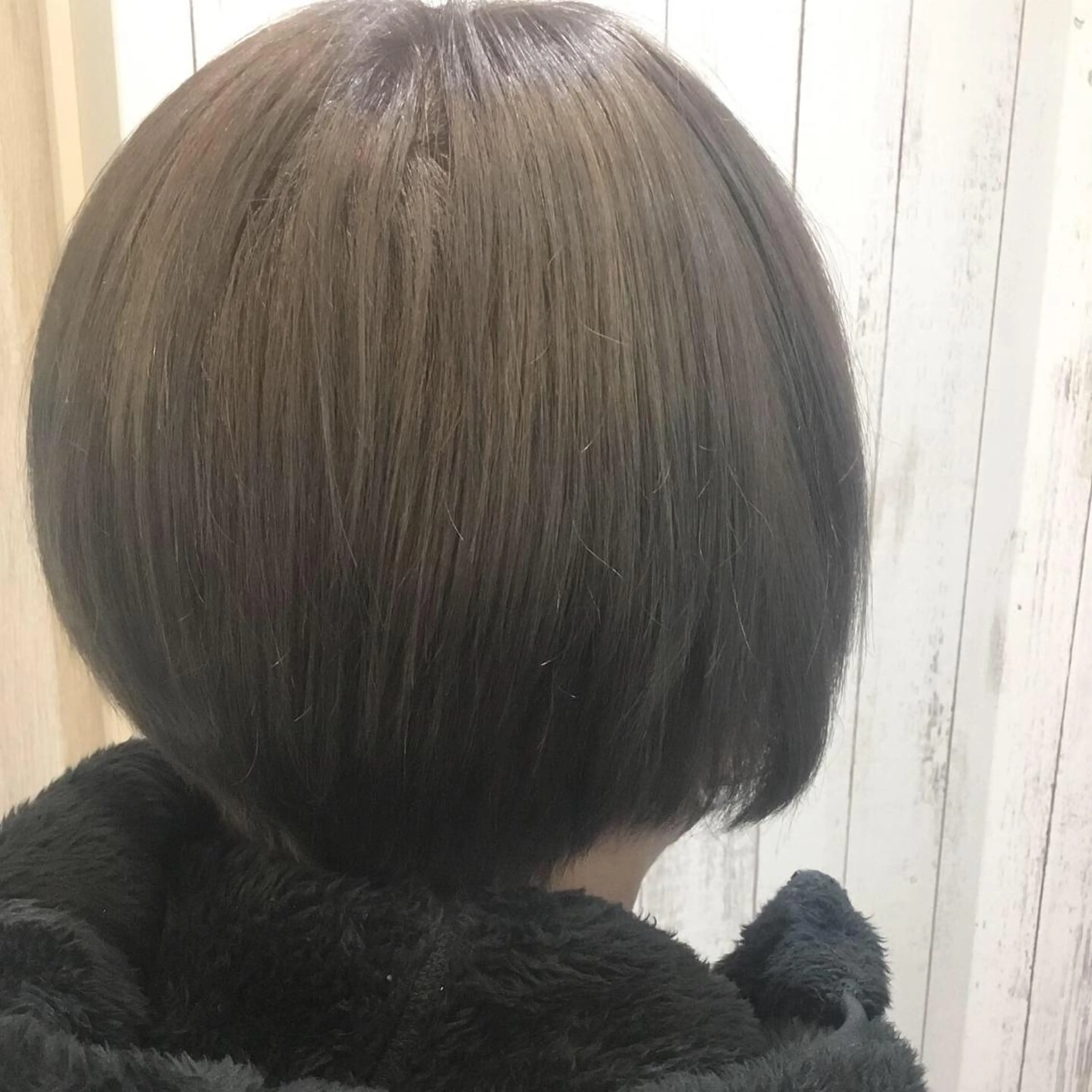 ショート カラー embrace エンブレイスのヘアスタイル