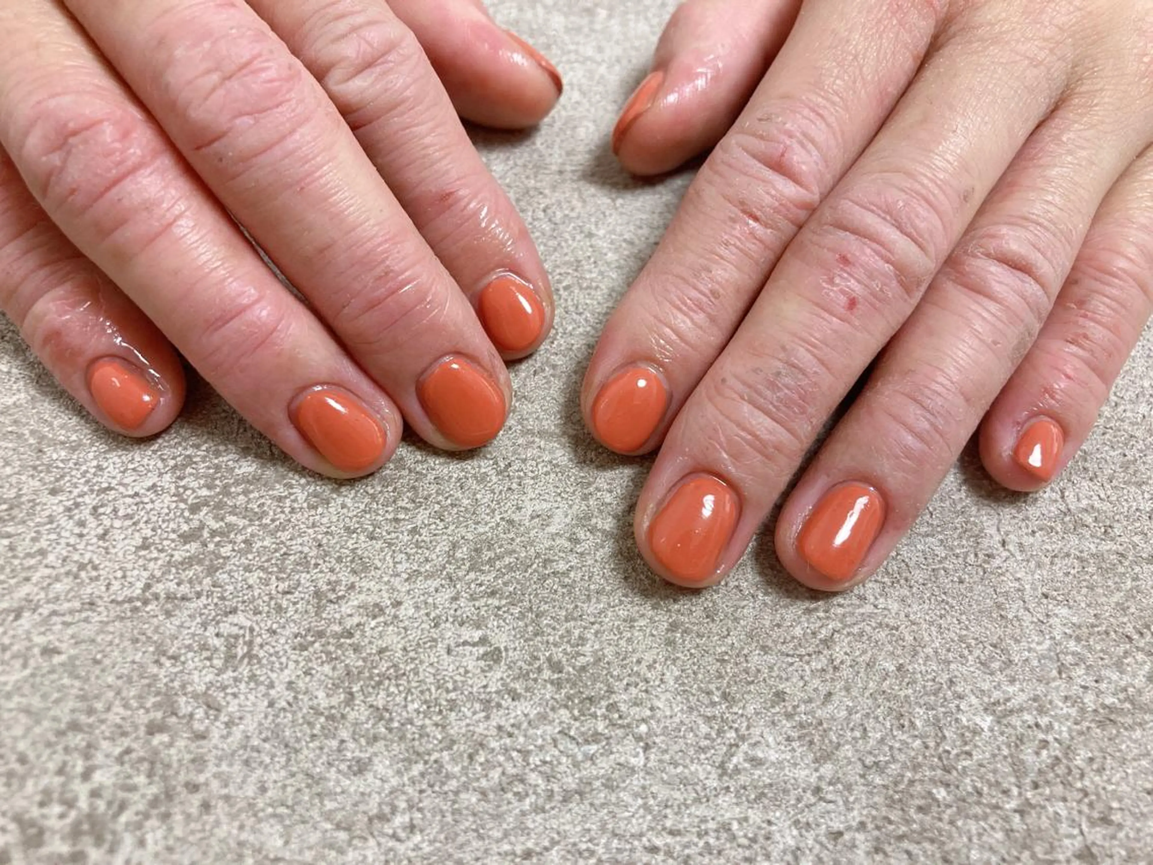 ネイル ワンカラーネイル オレンジ ハンドネイル mogunail &blowのネイルデザイン