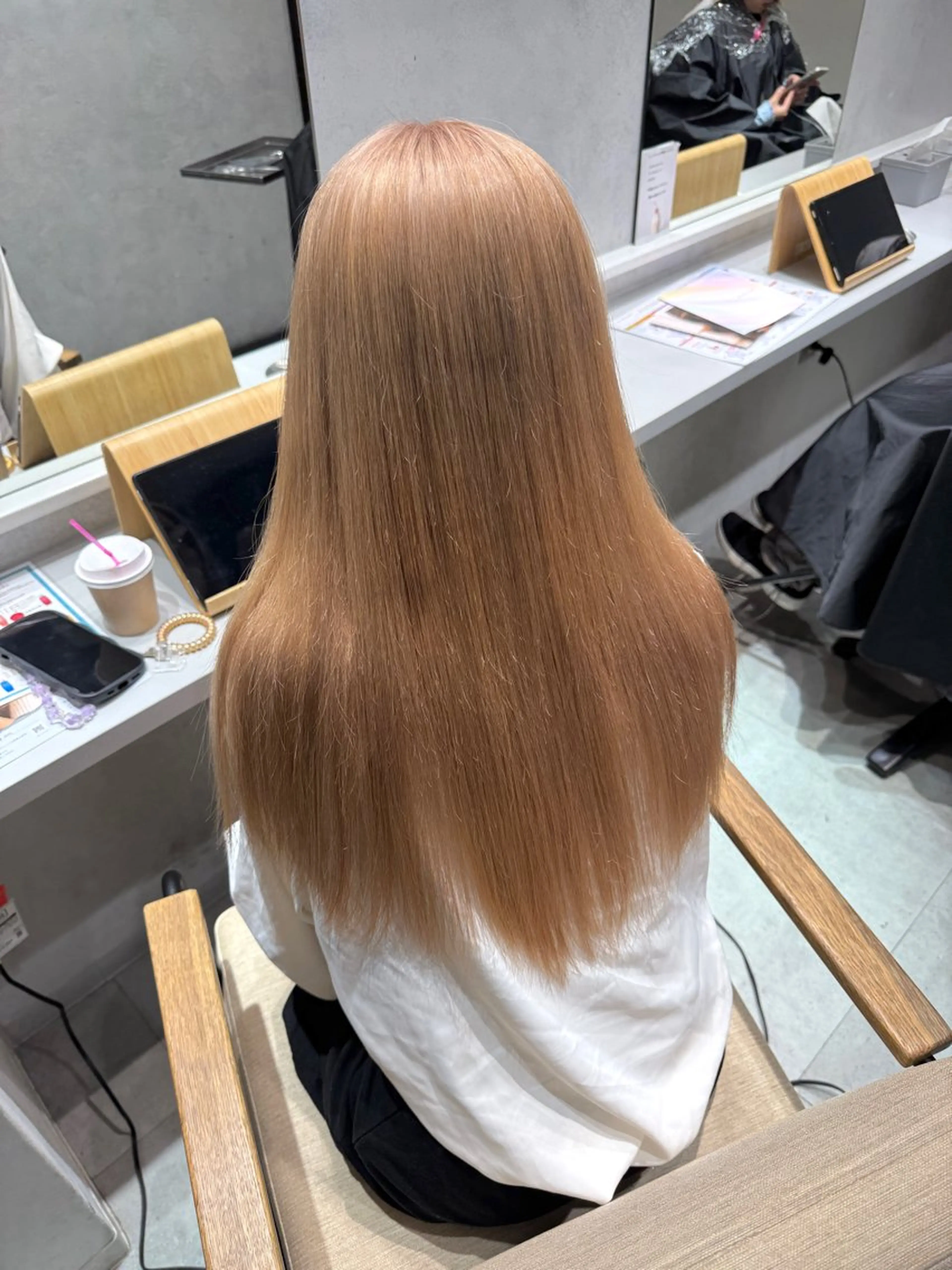 ロング カット ヘアカラー fuka/梅田/ ミルクティーベージュのヘアスタイル