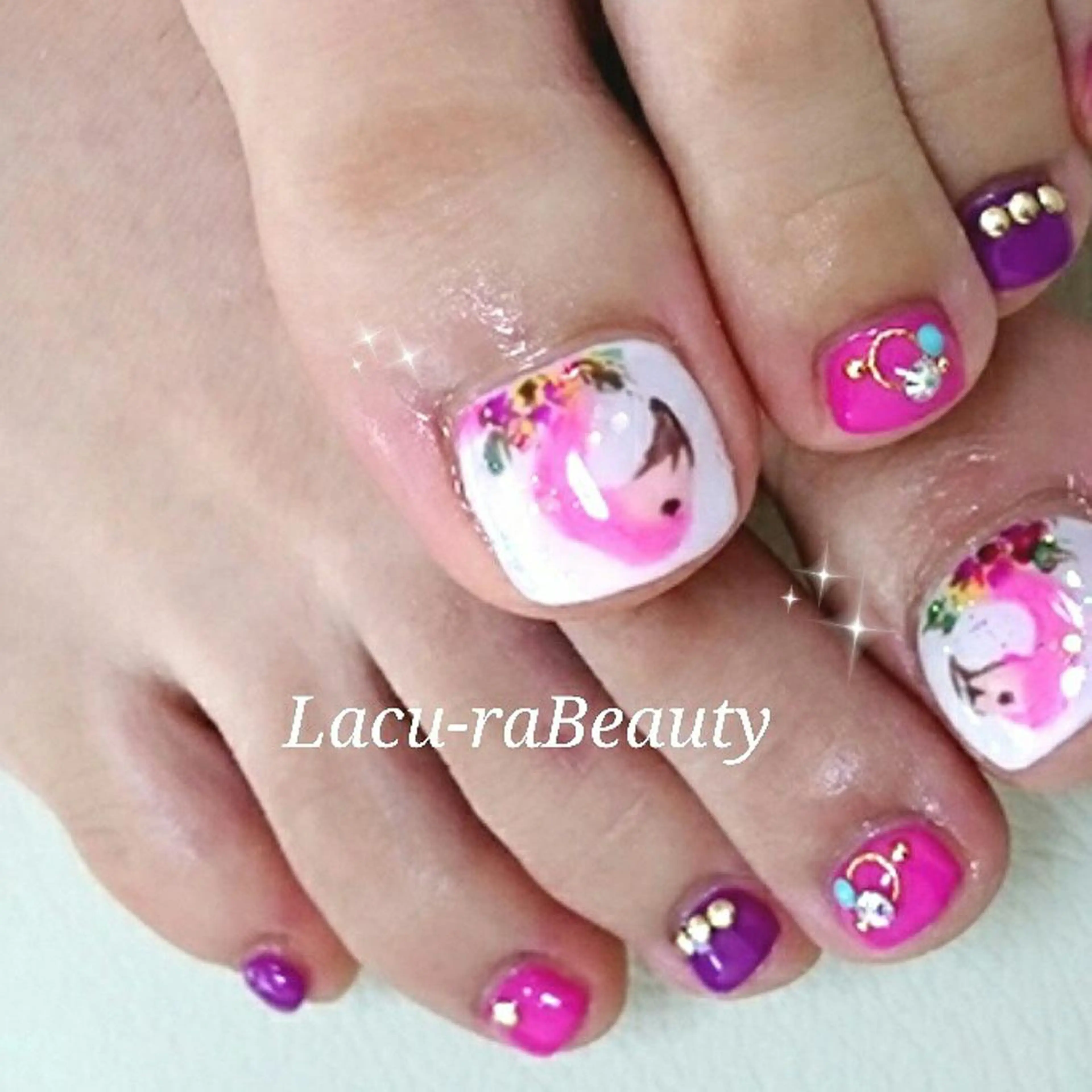 ネイル アートネイル フットネイル 小顔と腸の専門店 ラクーラビューティのエステ・リラクイメージ