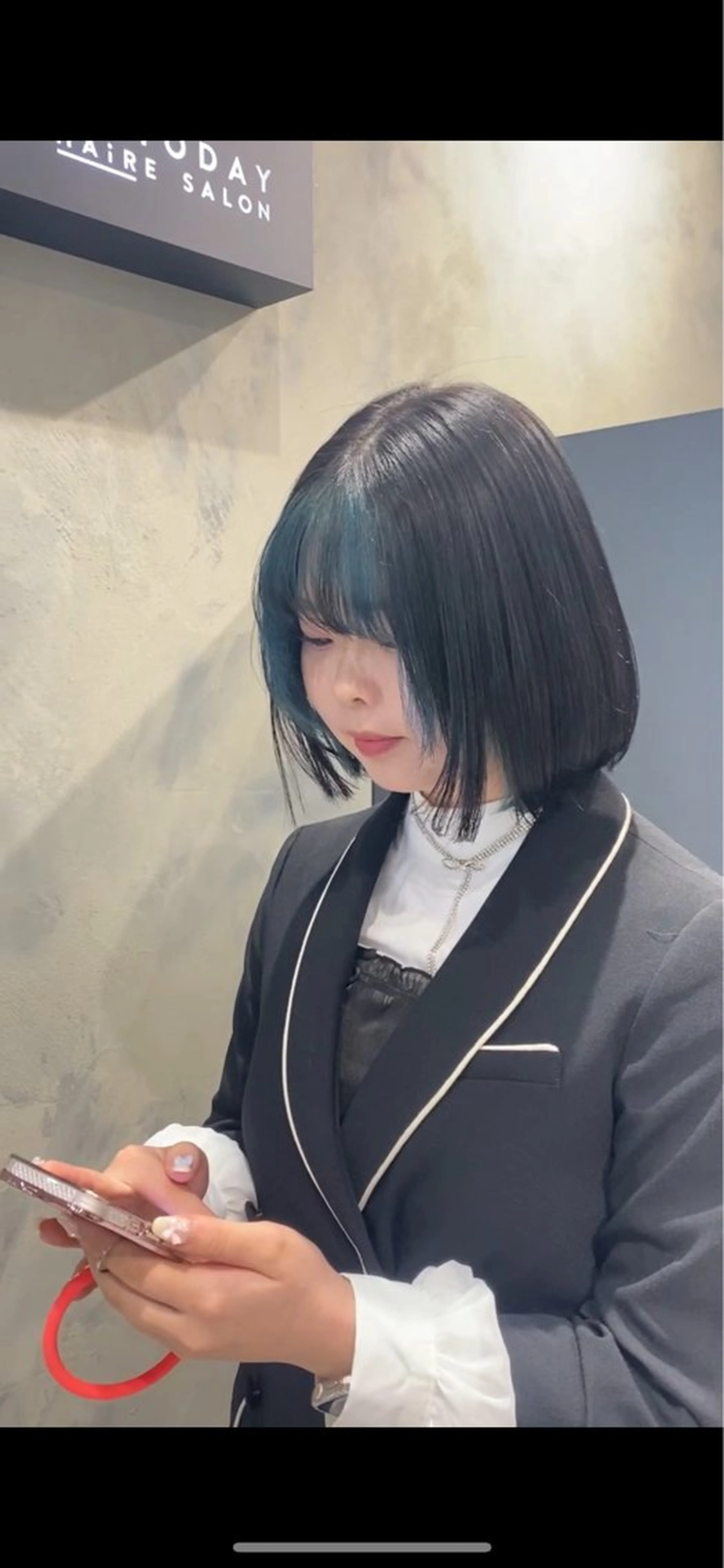 カラー 黒髪 ブルーカラー インナーカラー 韓国🇰🇷レイヤー 似合わせ顔まわりのヘアスタイル