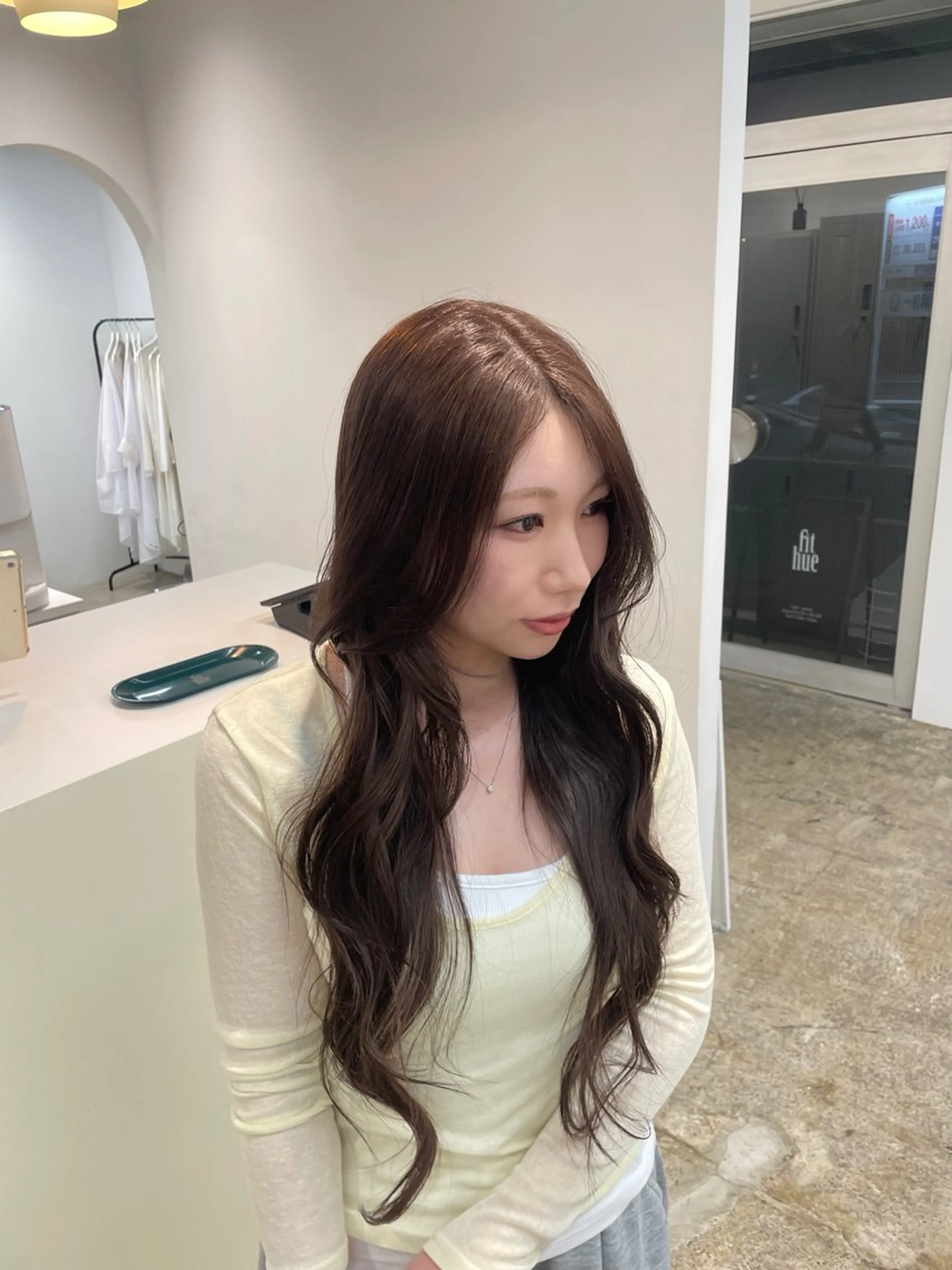 ロング カラー ブラウンカラー カット ヘアカラー トリートメント H I ＮＡのヘアスタイル