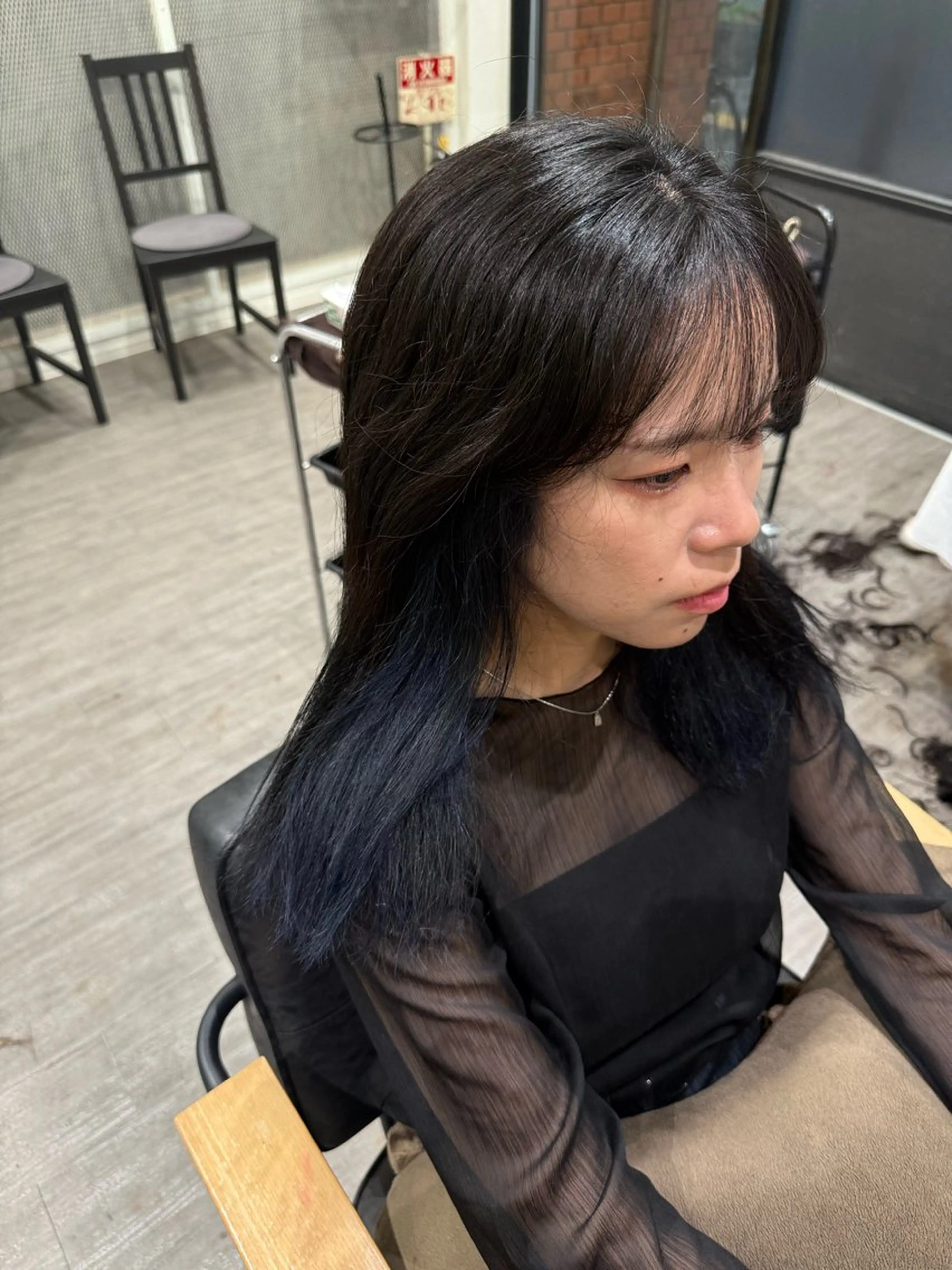 セミロング カラー ブリーチ ブルーカラー ネイビーカラー 艶髪レイヤー上田 紗也🇰🇷💗のヘアスタイル