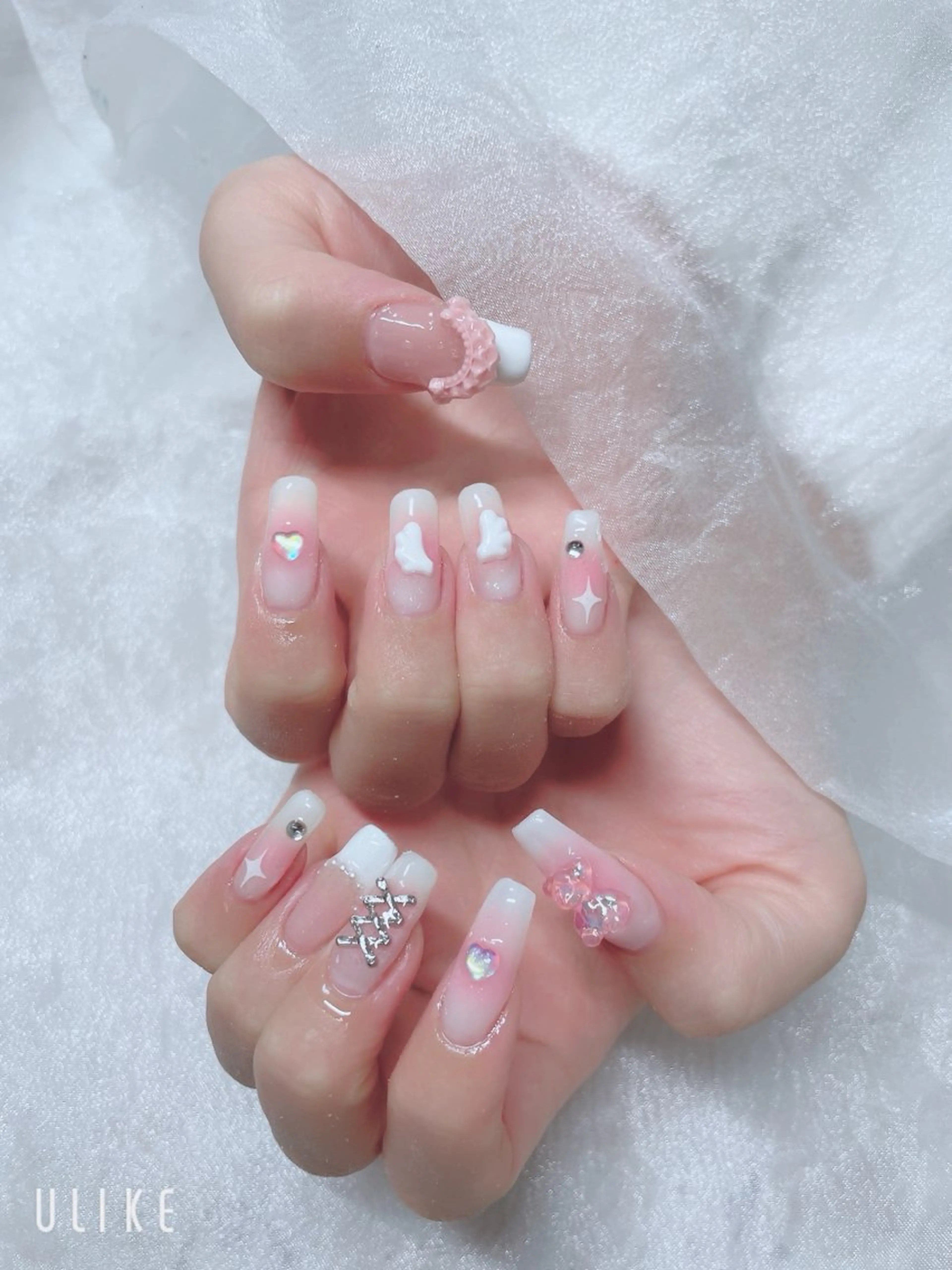 ネイル チークネイル BABY LION :Linaのネイルデザイン