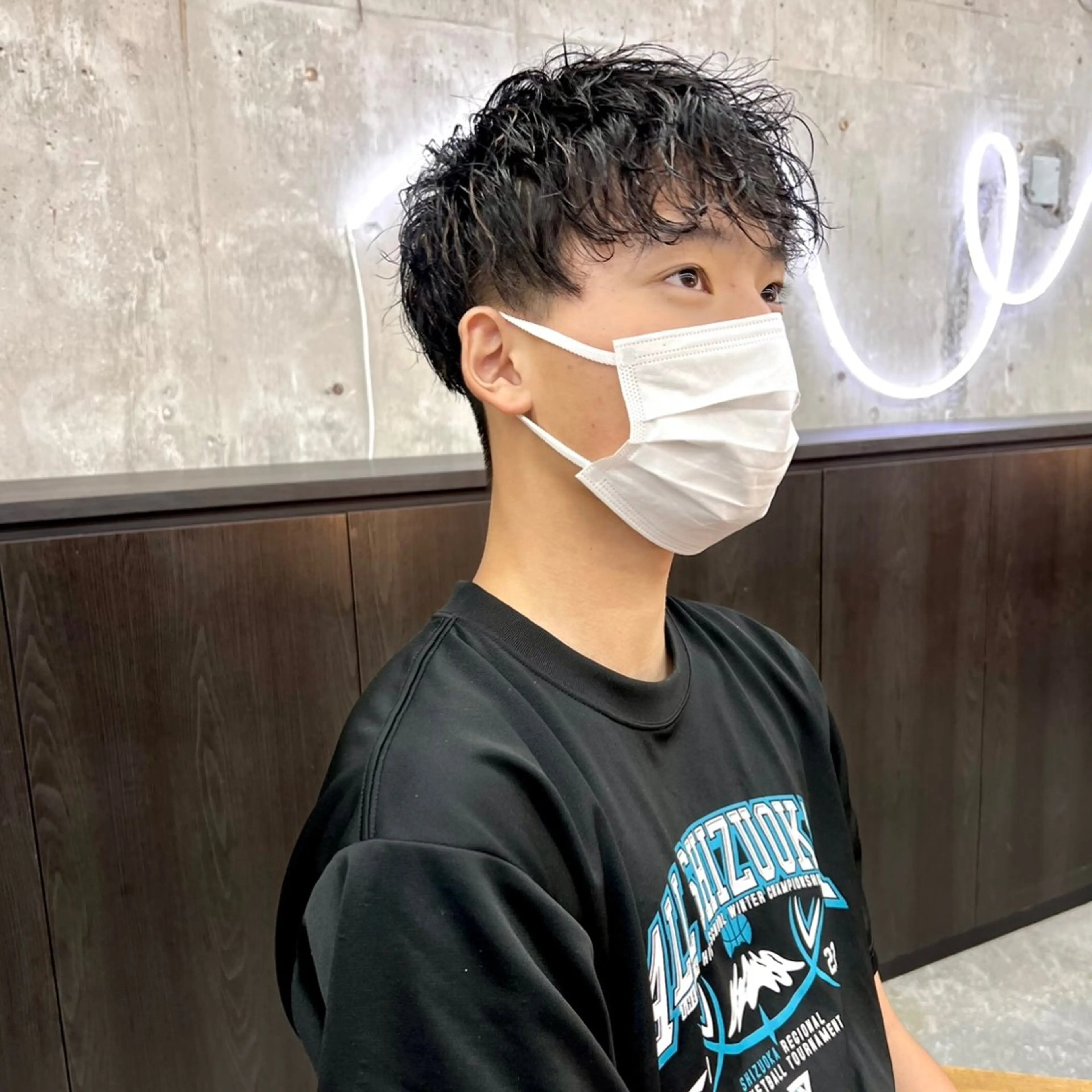 ショート パーマ メンズ メンズハイライト メンズパーマ ハイライト カット パーマ 韓国ヘア /男女☘️ 細江 美紅のヘアスタイル