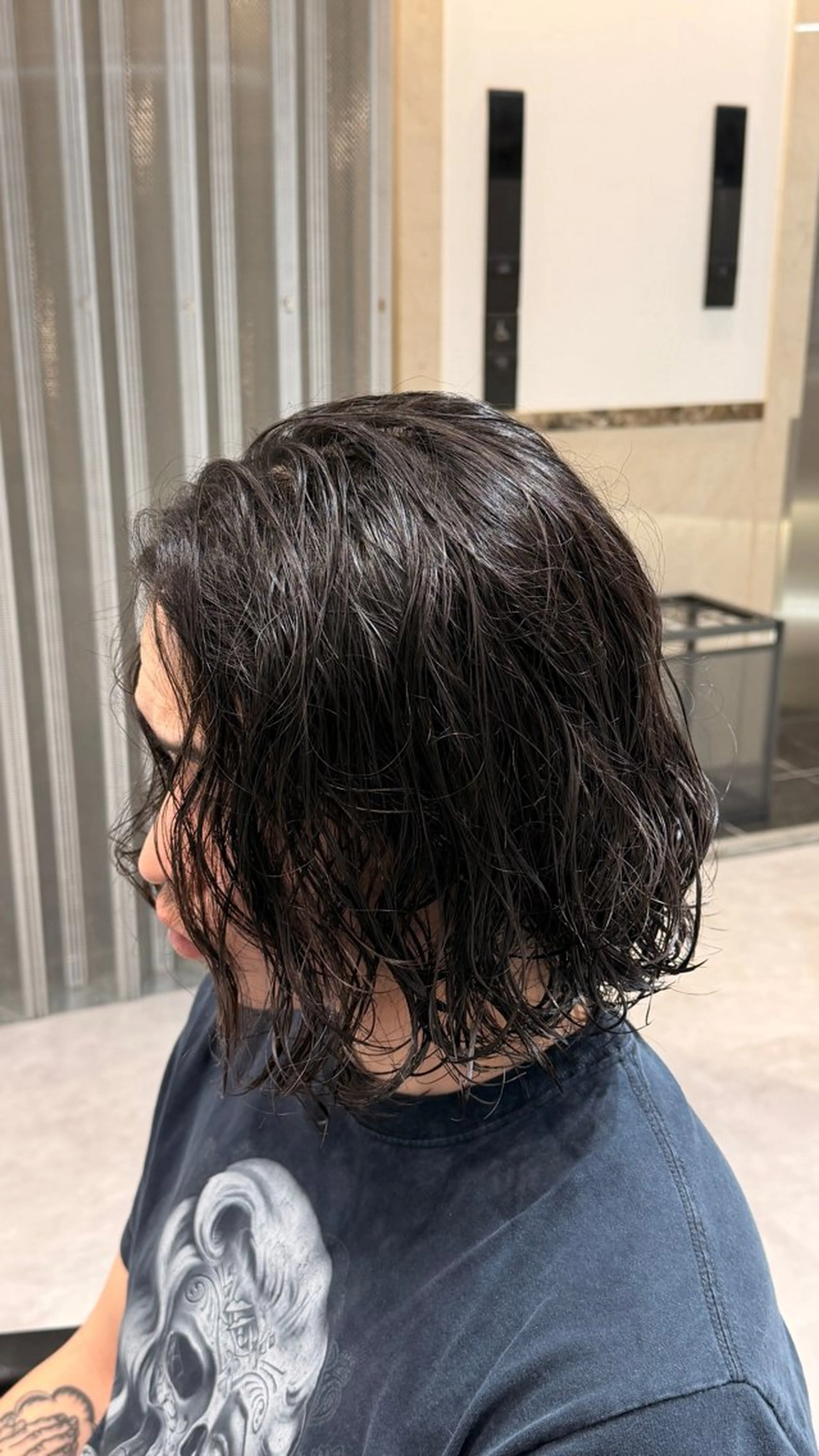 ミディアム パーマ メンズ ミディアムパーマ メンズパーマ スパイラルパーマ カット パーマ fifth 堀内新史のヘアスタイル