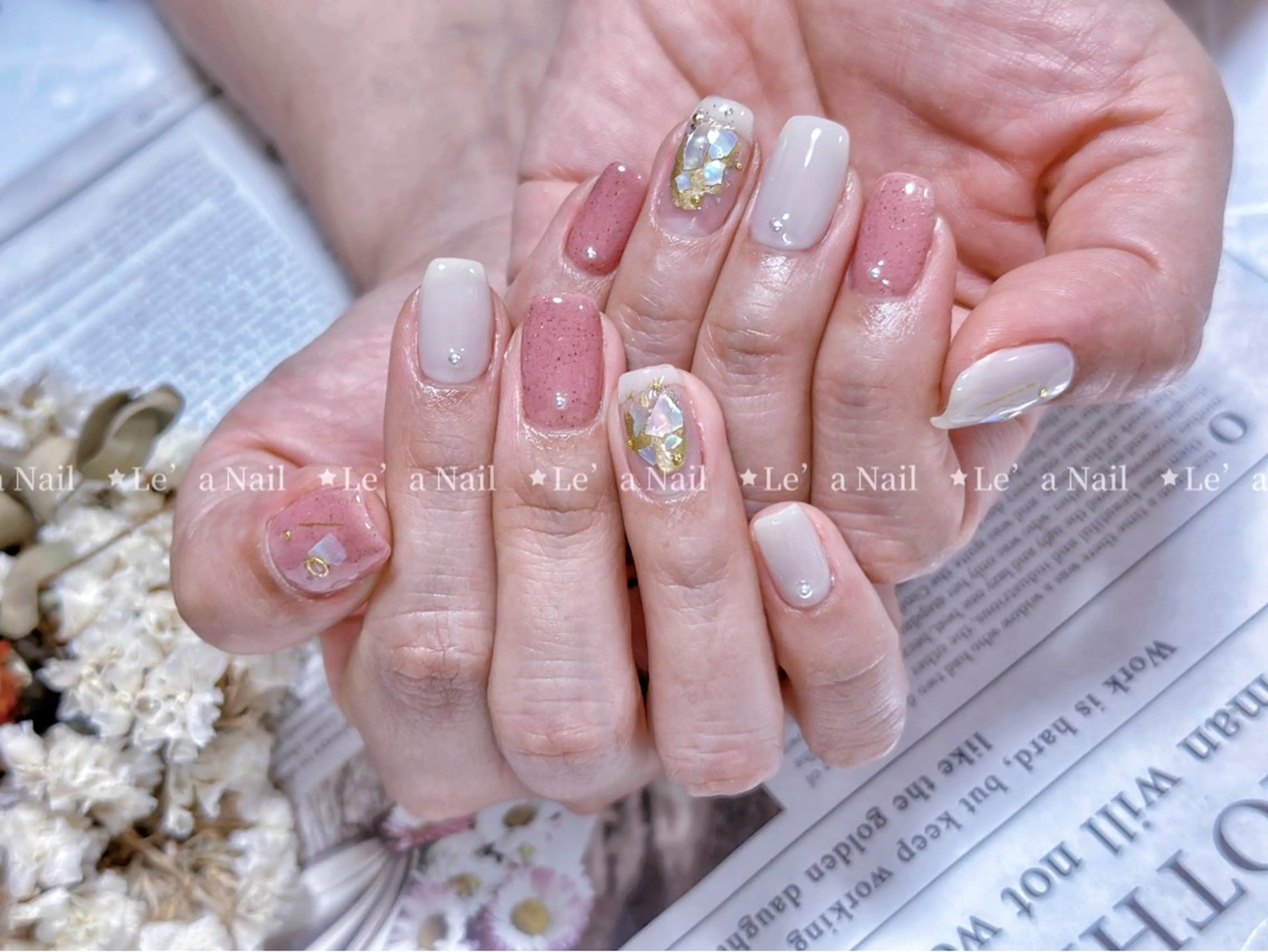 ミディアム カラー ネイル Le’a NailSalonのネイルデザイン
