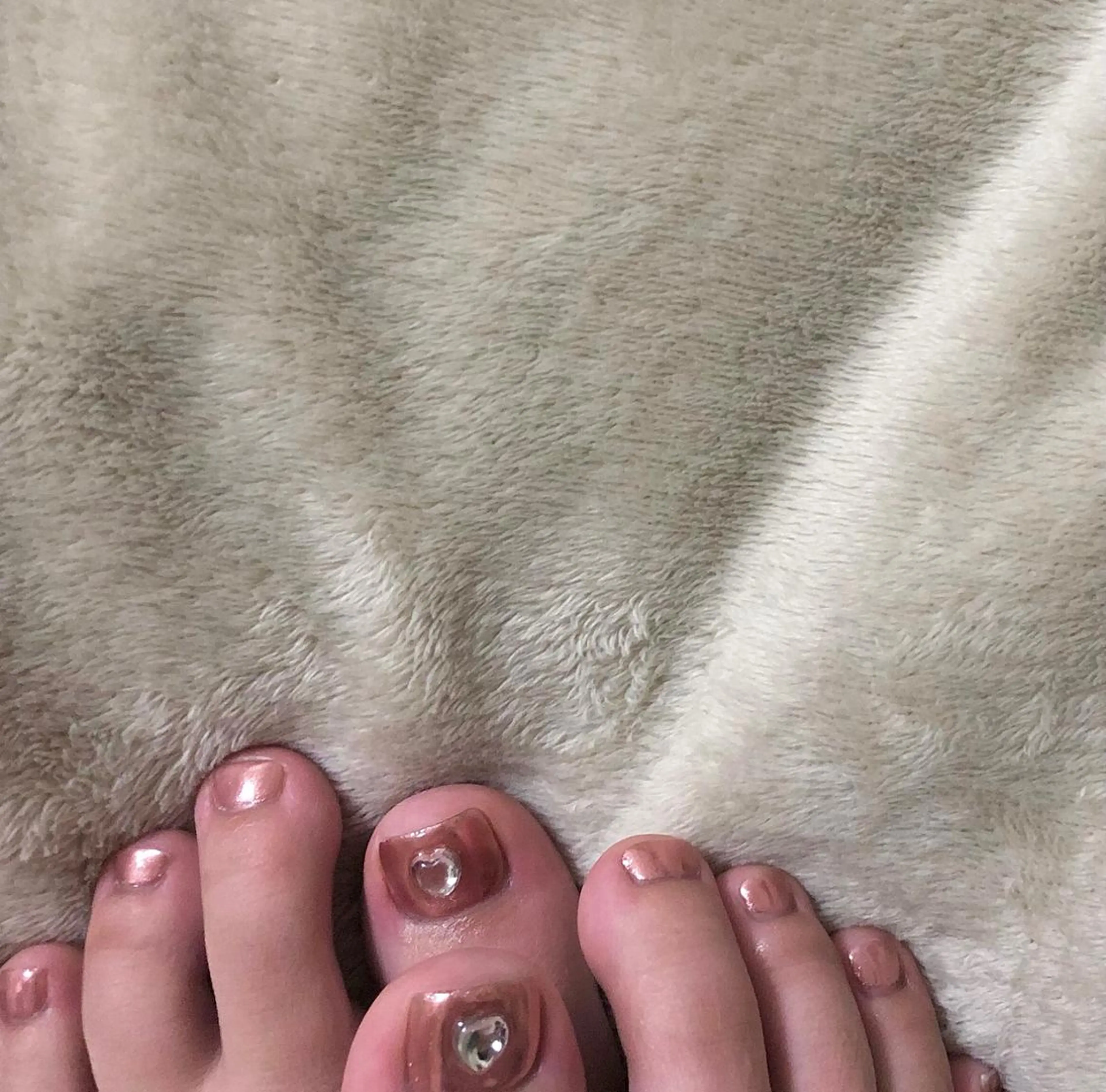 ネイル オーロラネイル フットネイル ミラーネイル フットネイル パラあり！フィルイン 美フォルムのネイルデザイン