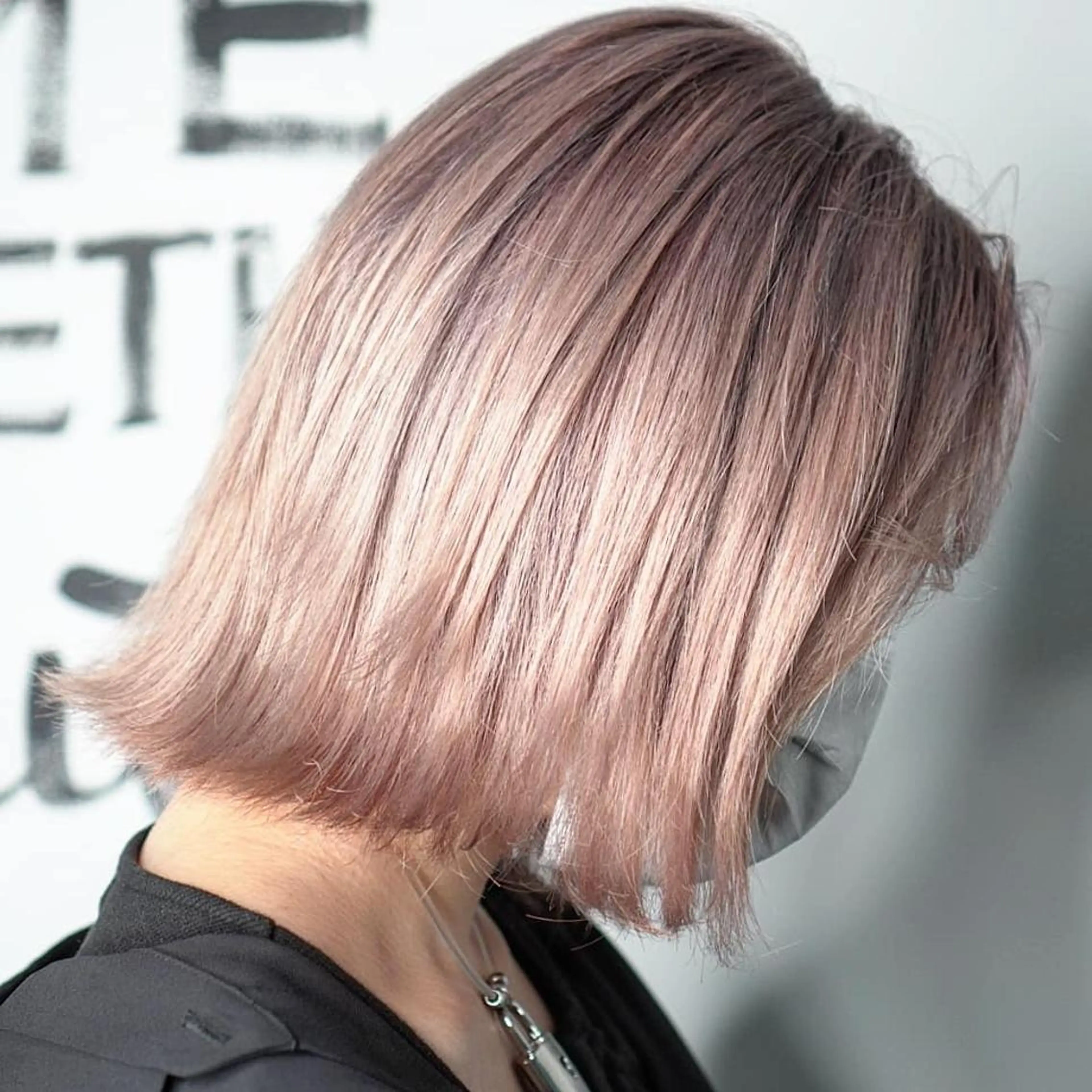 ミディアム カラー ベージュカラー ハイトーンカラー ピンクカラー ピンクベージュ カット ヘアカラー 植田 /エクステ /ブリーチ/髪質改善のヘアスタイル
