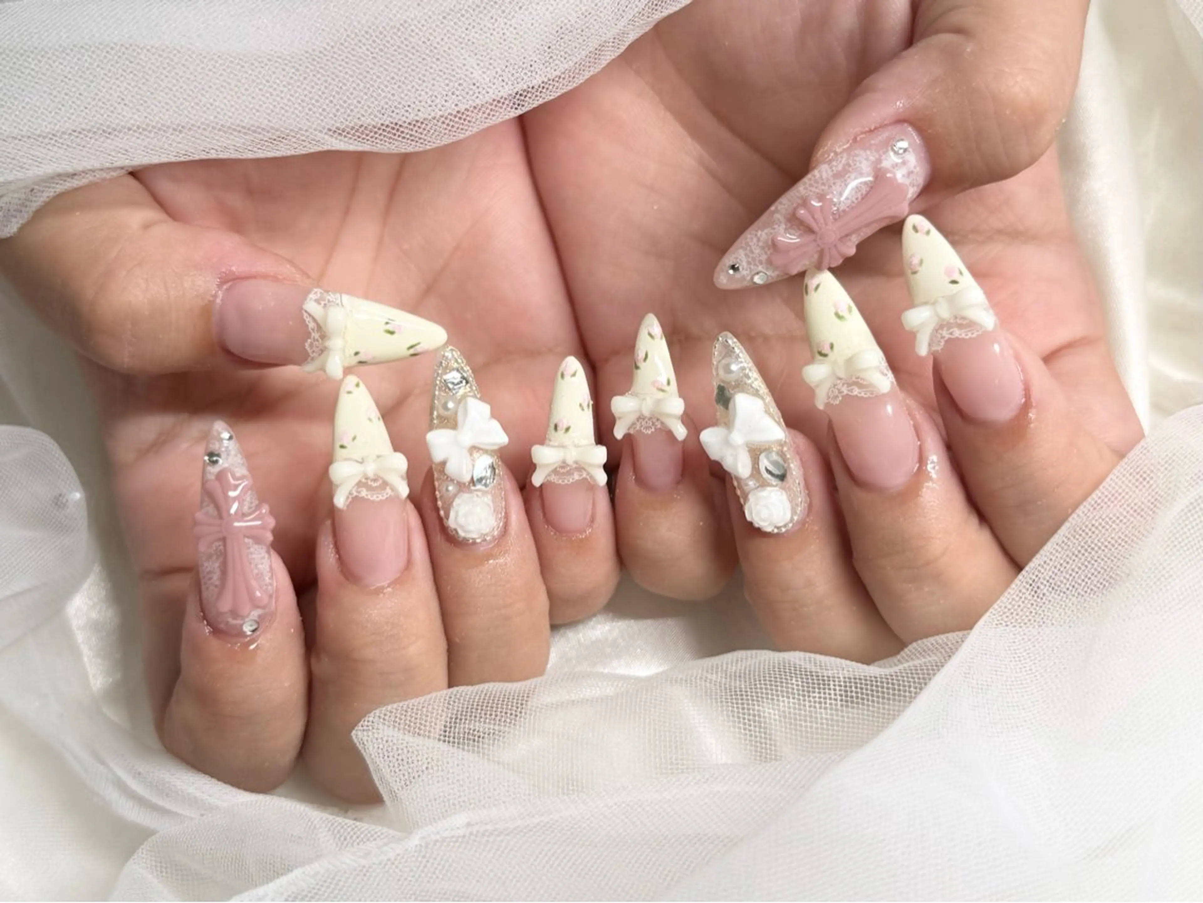 ネイル ハンドネイル Roi〈ロワ〉 Minakoのネイルデザイン