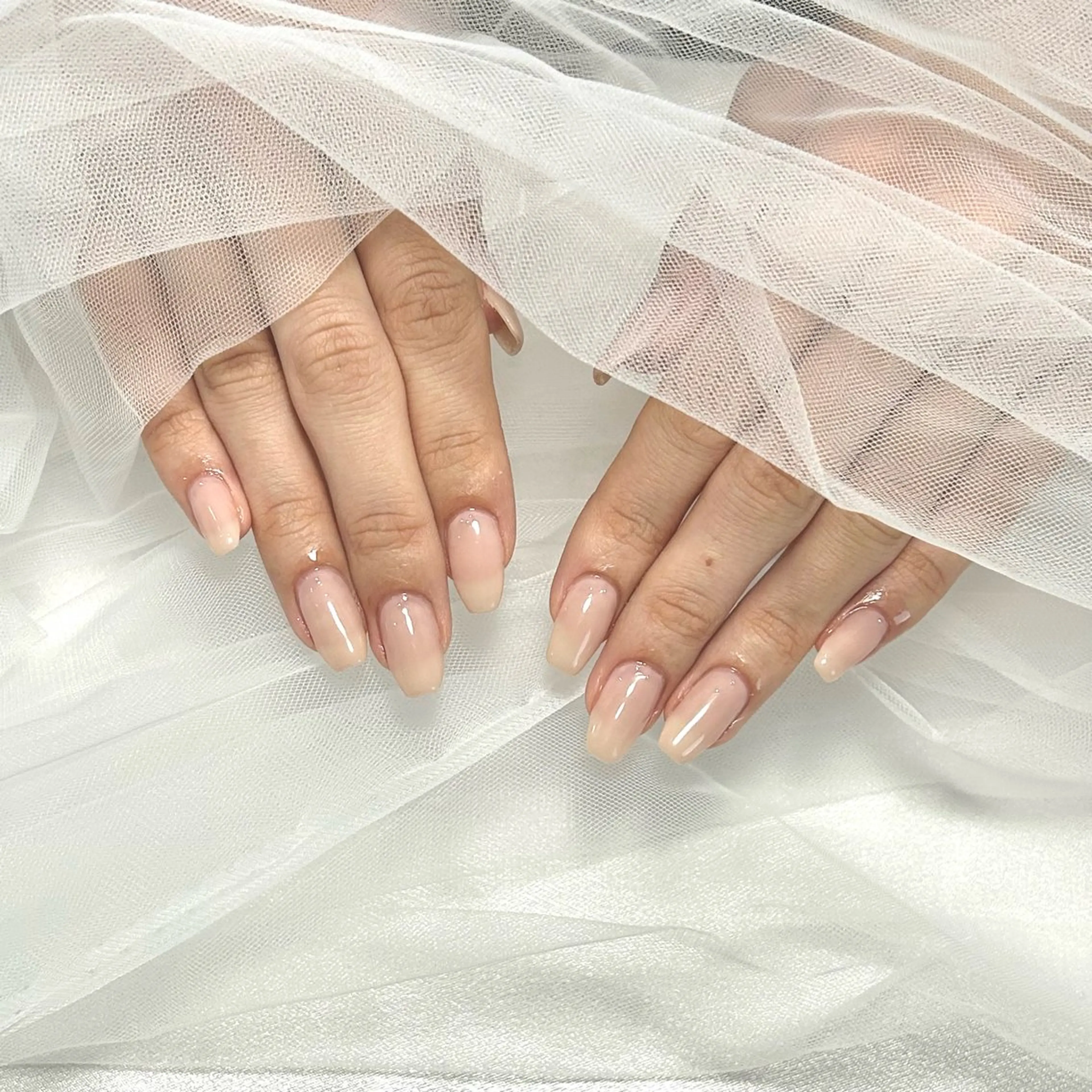 ネイル ワンカラーネイル シンプルネイル ハンドネイル EmaNail 🧸Momokaのネイルデザイン