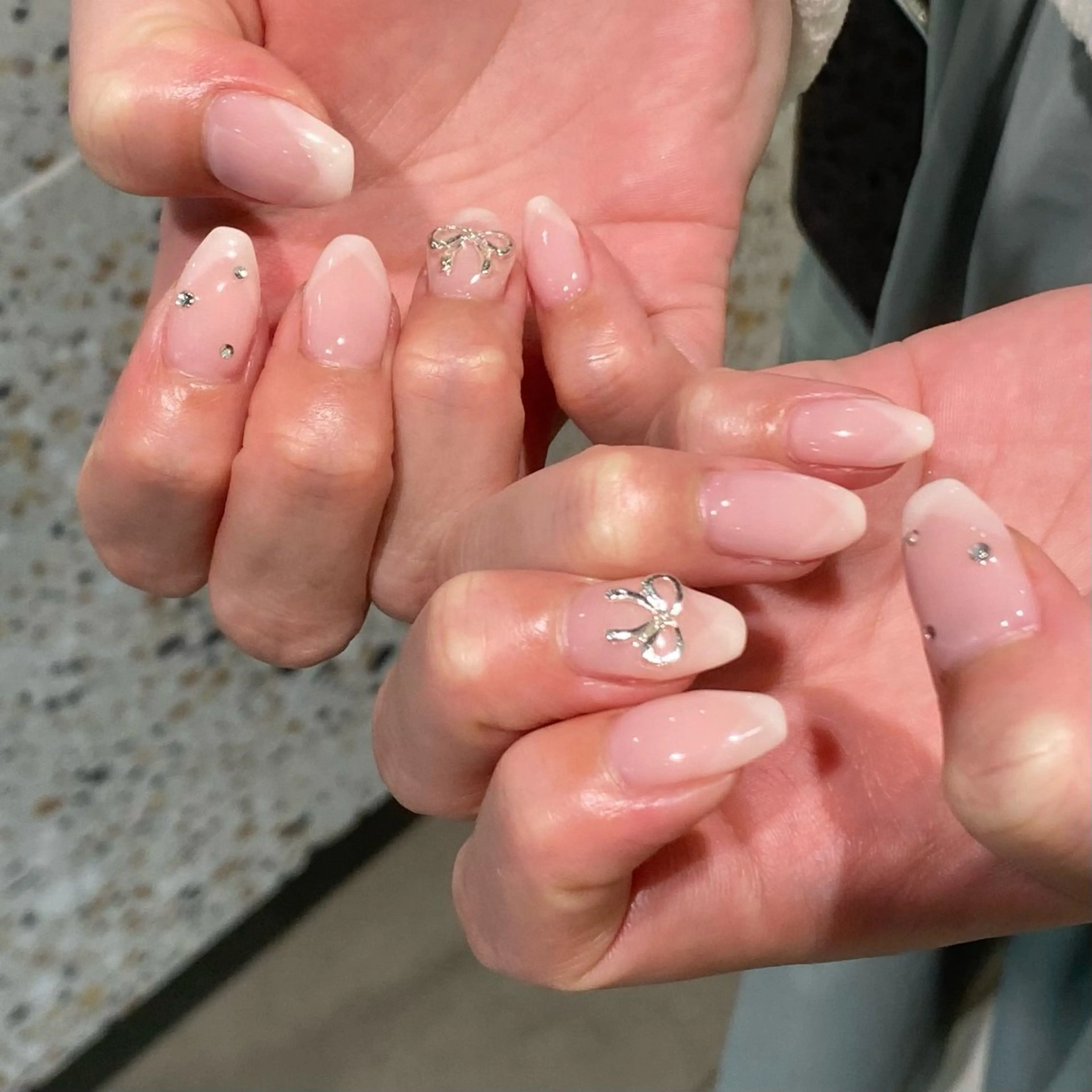 ネイル フレンチネイル ハンドネイル WAVY airiのネイルデザイン