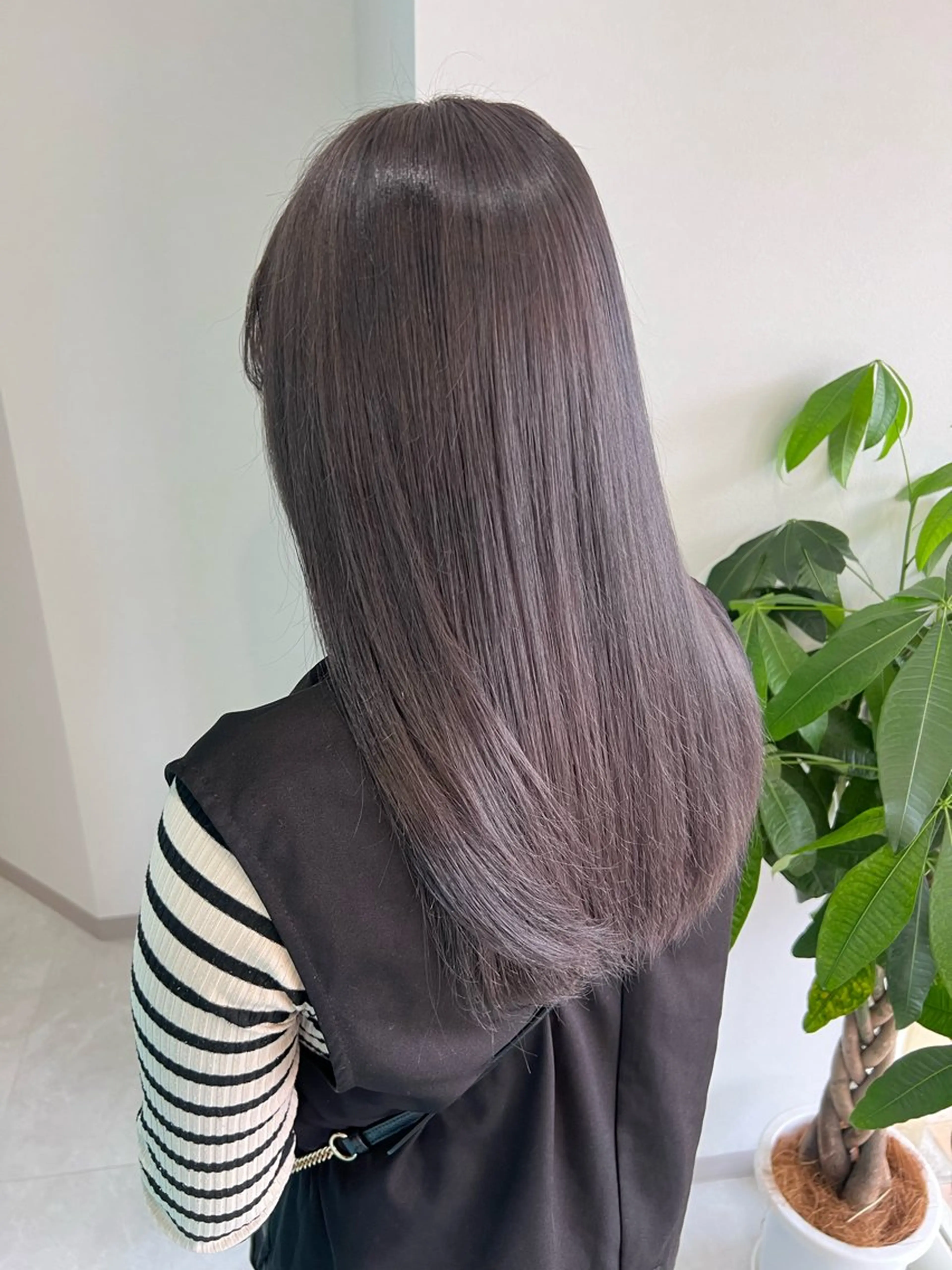 セミロング 橋本 奈桜のヘアスタイル