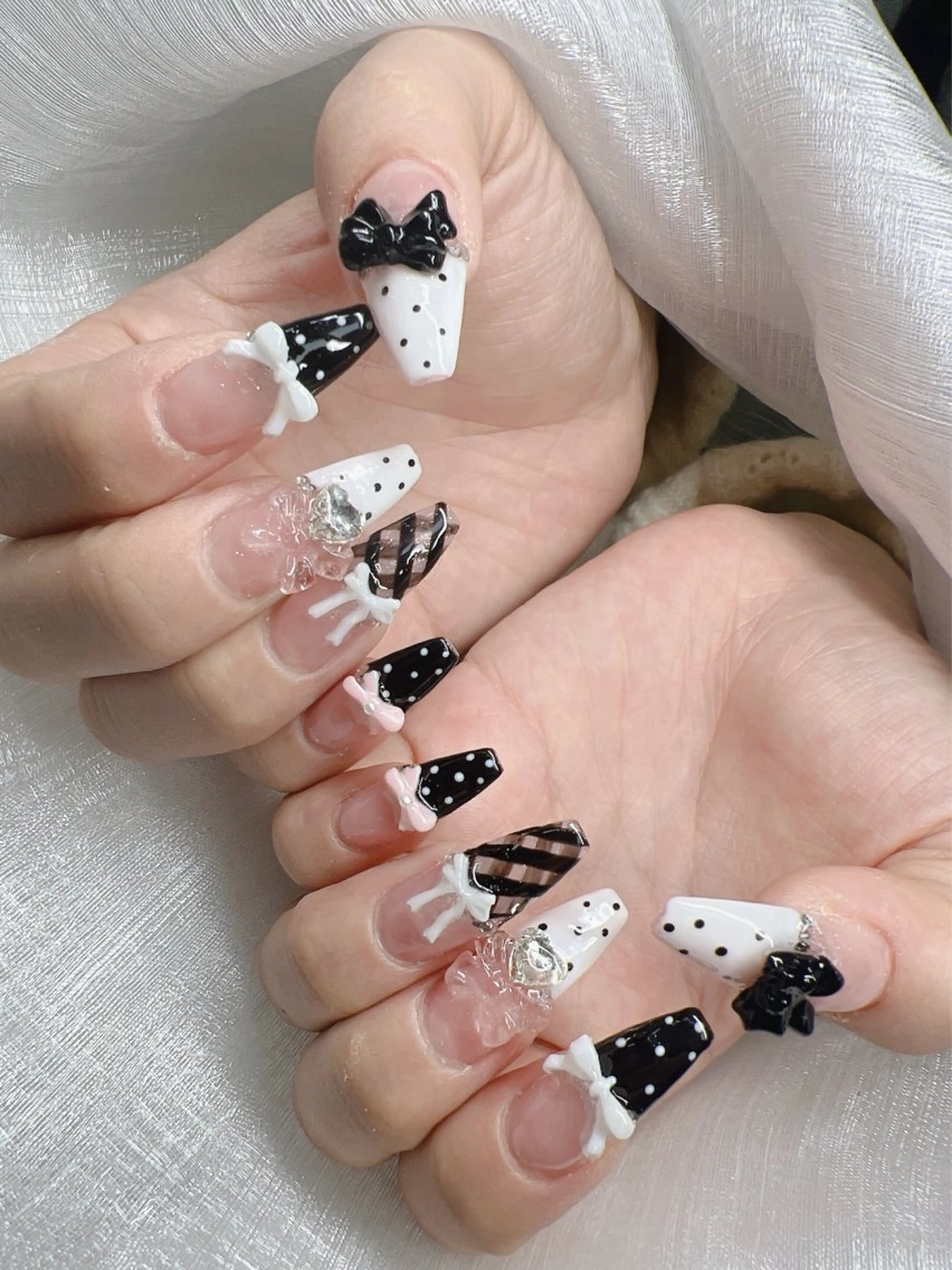 ネイル 長さ出し グラデーション 卒業式 キラキラネイル マグネットネイル Lee Nails チップ長さだし専門店のネイルデザイン