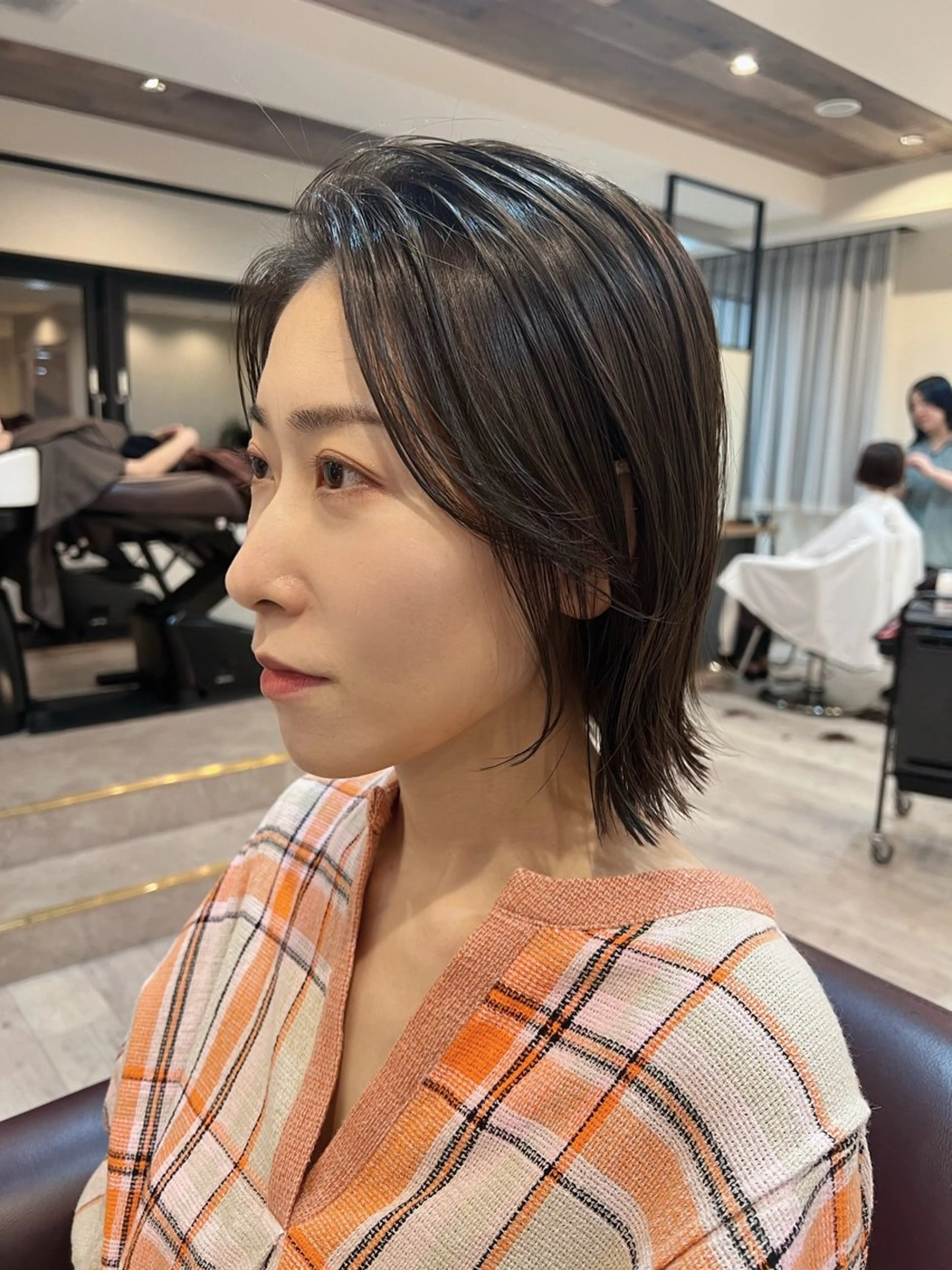 ミディアム カラー 透明感カラー グレージュ カット トリートメント 工藤 梨花のヘアスタイル