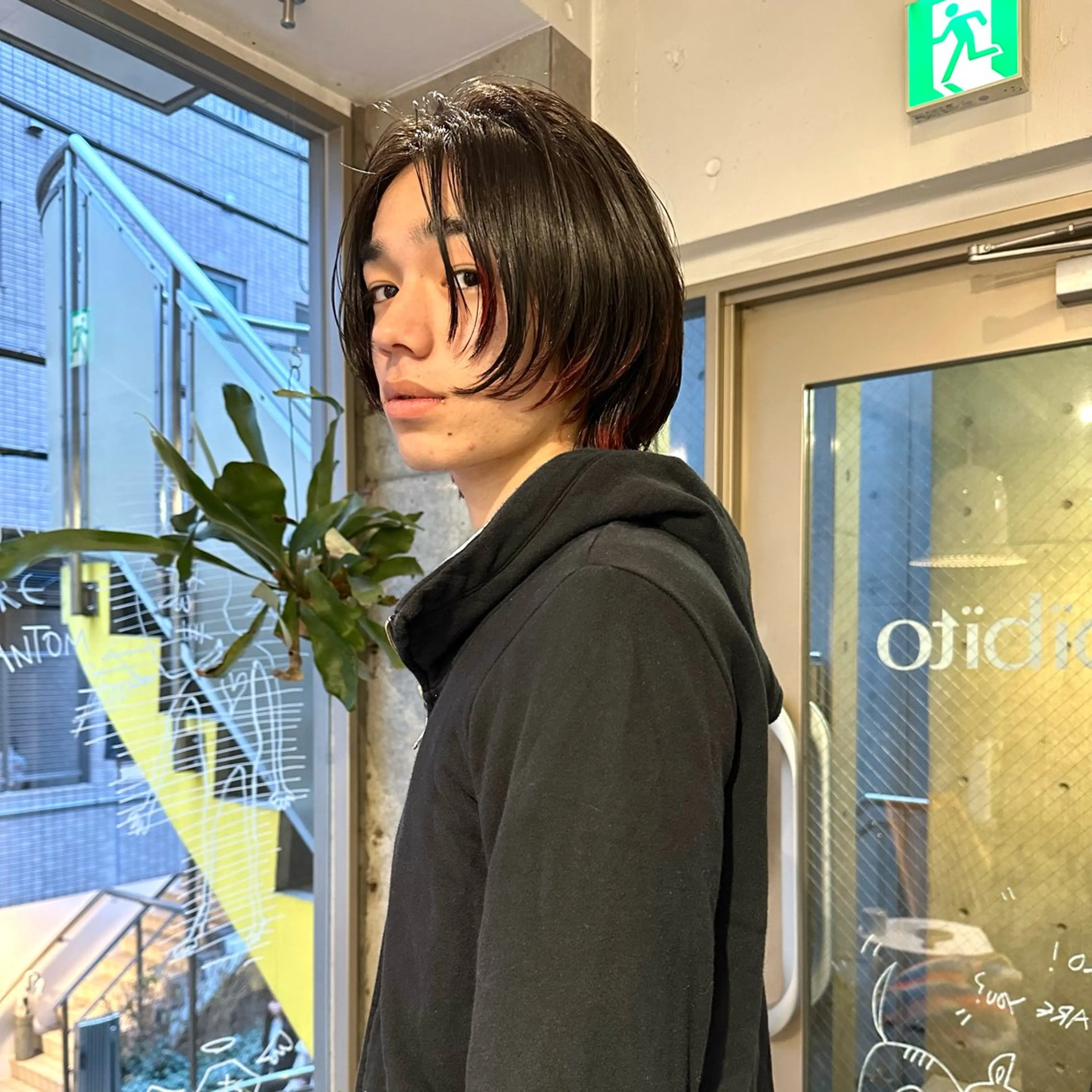 ミディアム カラー メンズ メンズブリーチ メンズウルフカット ブリーチ レッドカラー ウルフカット カット ヘアカラー 🌈圧倒的デザイン パーマ　関和希のヘアスタイル