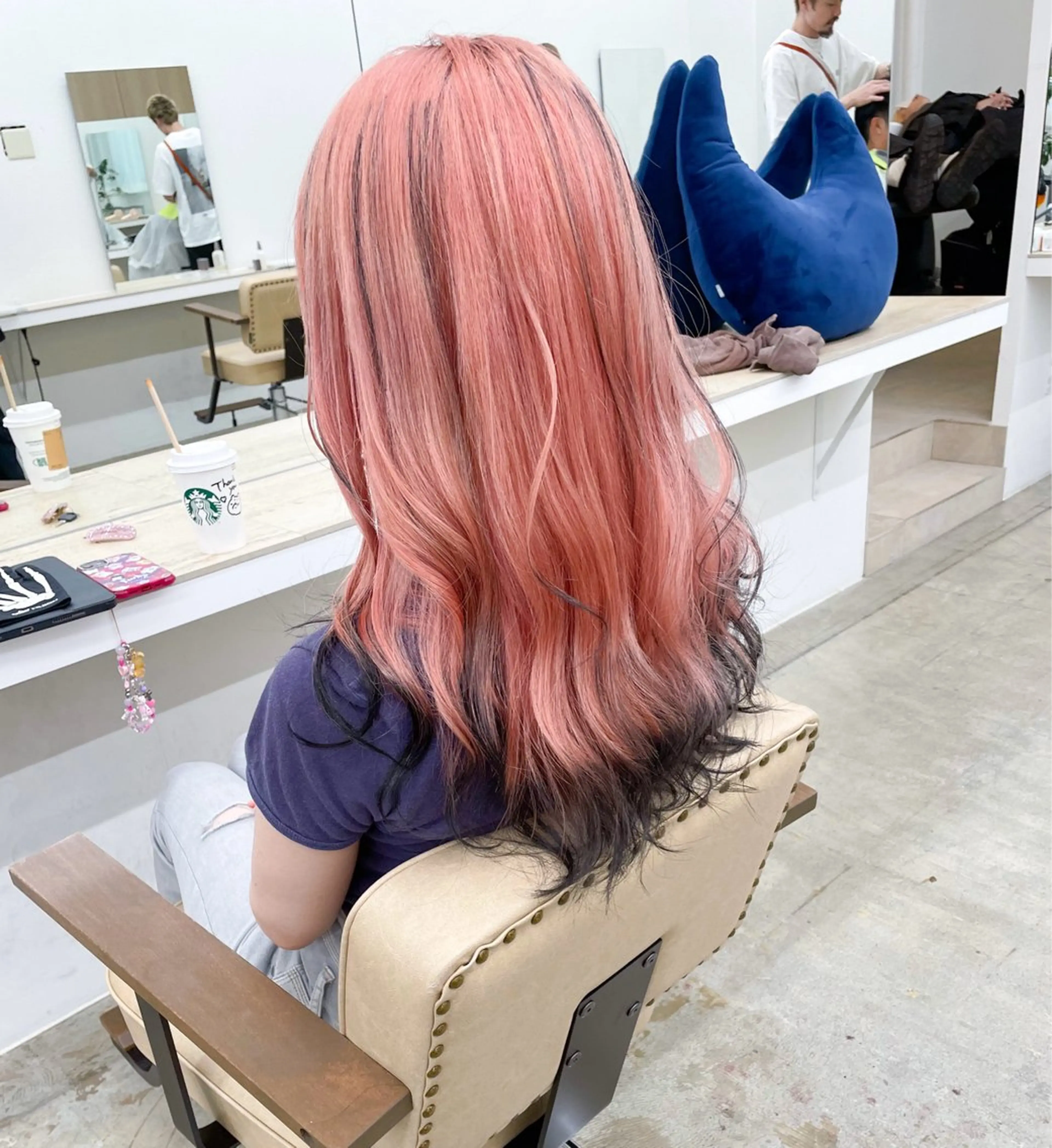 ロング カラー 黒髪 デザインカラー ハイトーンカラー ピンクカラー ヘアカラー トリートメント ハイトーン/レイヤー /ケアブリーチ石川治のヘアスタイル